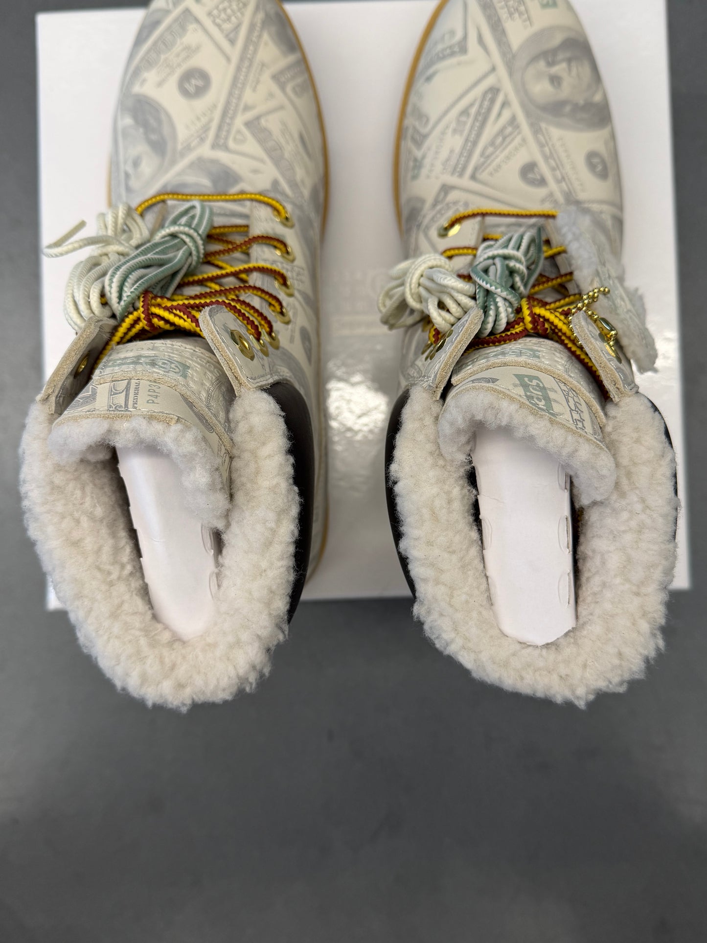 SS26 SUPREME MM-6 TIMBERLAND 6 IN BOOT (W/ BOX)