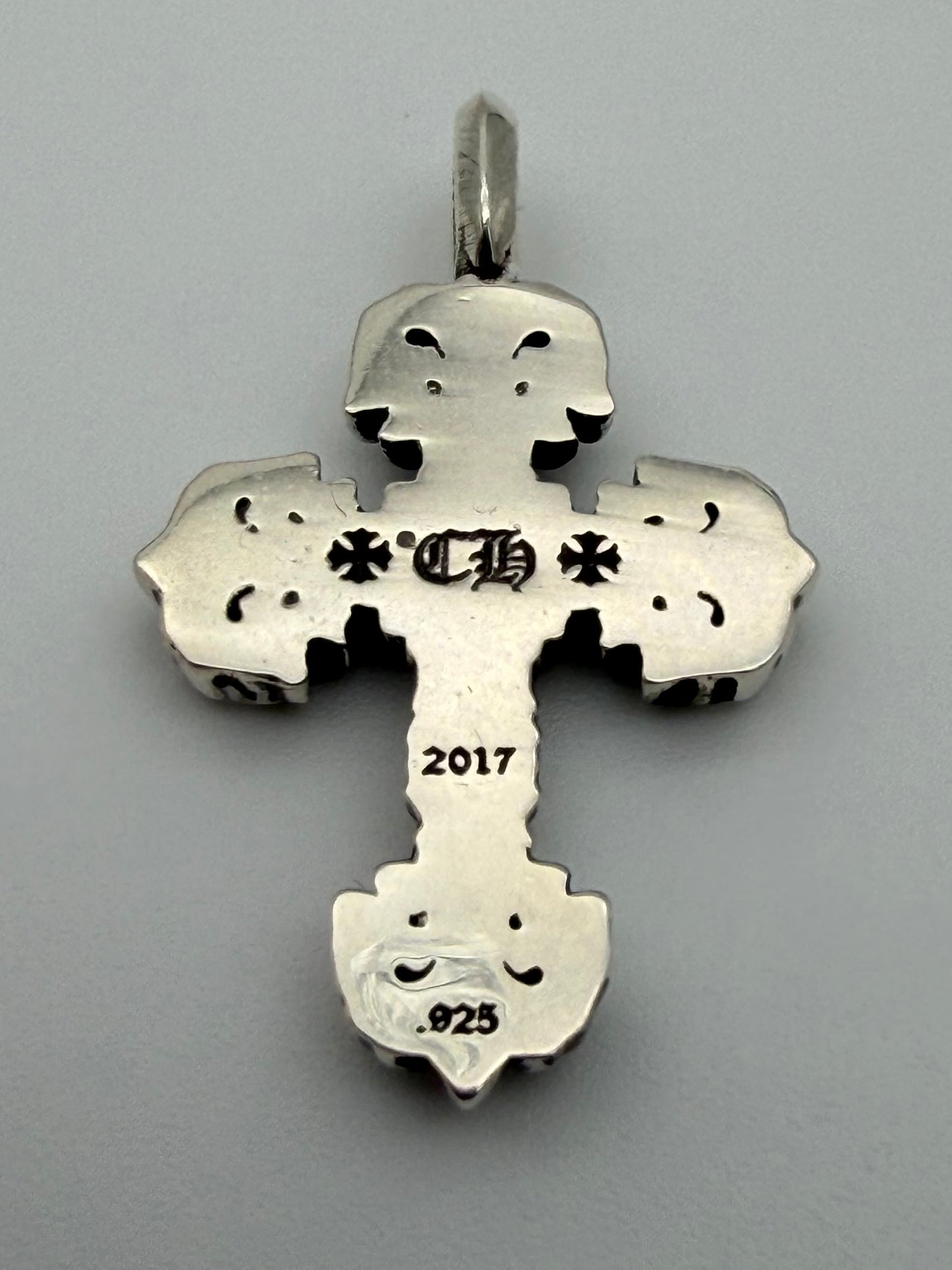 CHROME HEARTS TINY FILIGREE SILVER CROSS PENDANT SINGLE DIAMOND