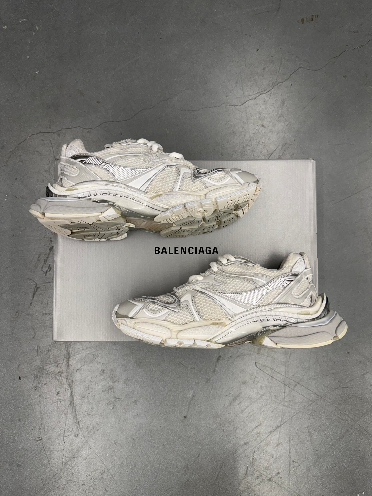 SIZE 41 BALENCIAGA RUNNER 2 WORN-OUT SNEAKERS
