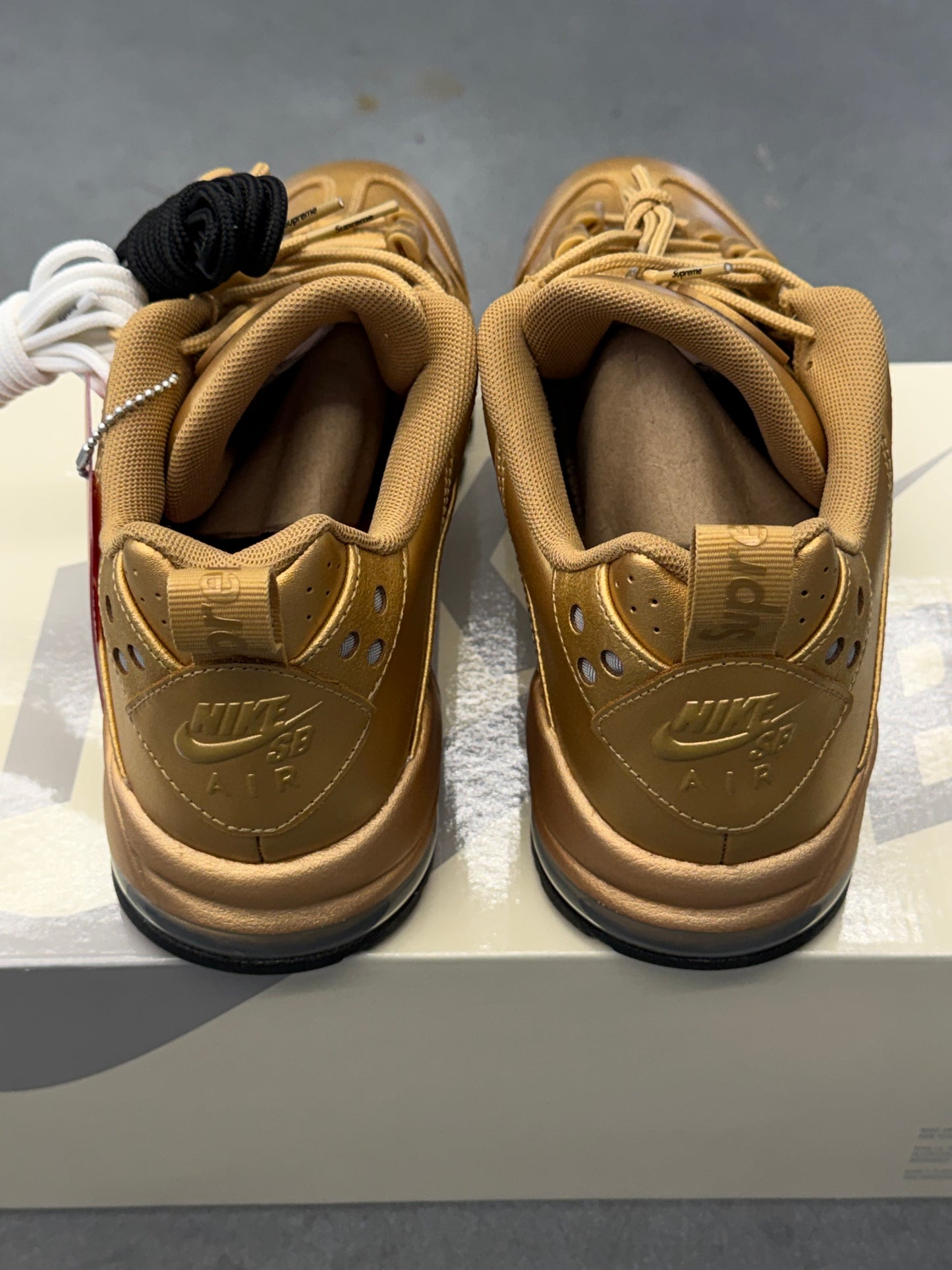 SS26 SUPREME NIKE SB AIR MAX 2 CB '94 LOW - SUPREME METALLIC GOLD (W/BOX)