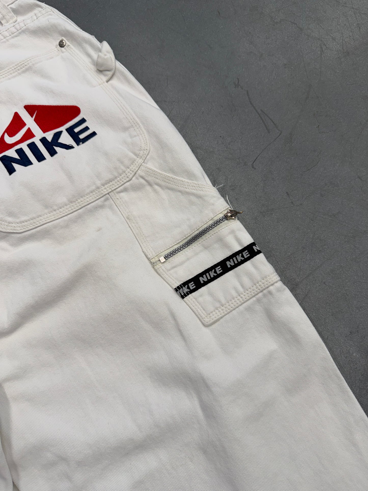 90'S BOOTLEG NIKE CARPENTER JEANS