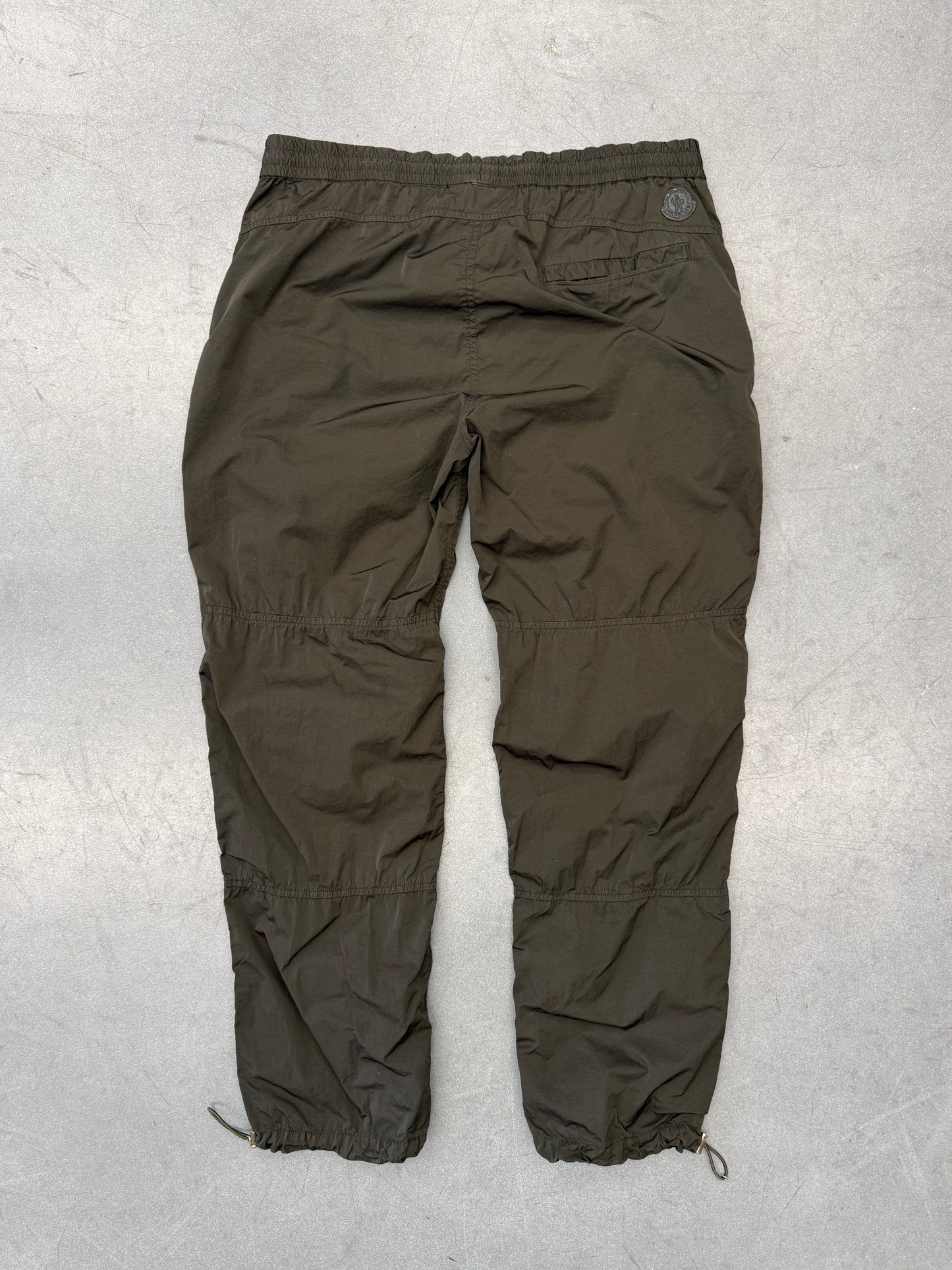 MONCLER GENIUS 2 1952 ZIPPER POCKET NYLON TRACK PANTS - DARK OLIVE