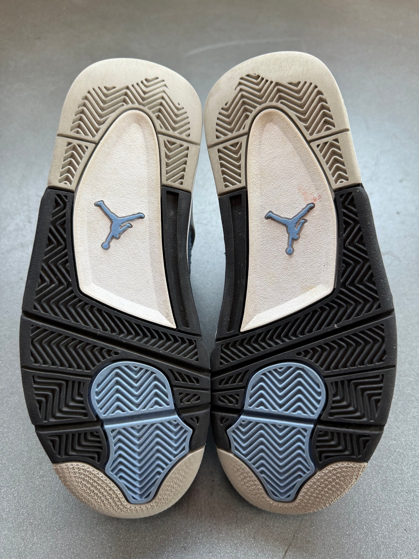 2021 SIZE 6Y JORDAN 4 RETRO UNIVERSITY BLUE (GS) (PRE-OWNED NO BOX)