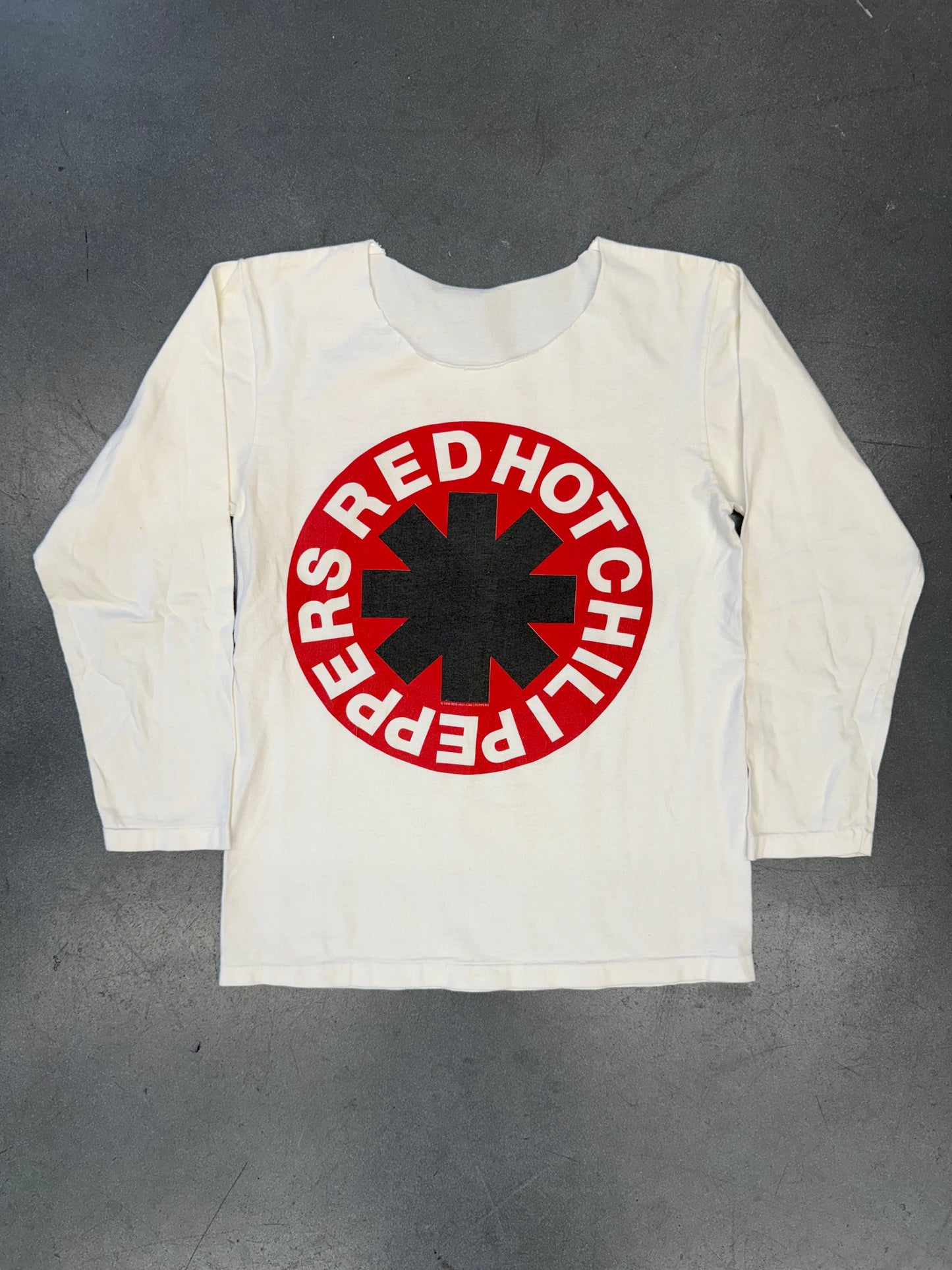 1998 RED HOT CHILI PEPPERS EURO LS TEE (RIPPED NECK)