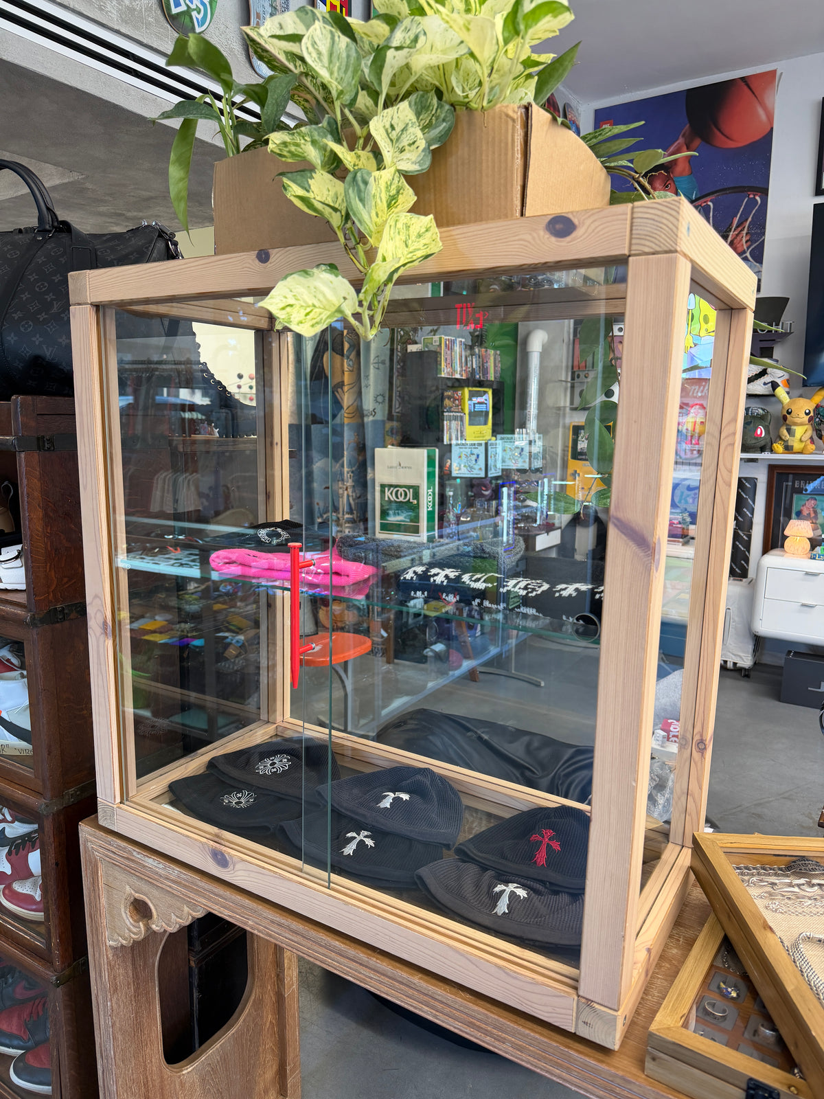 2019 VIRGIL ABLOH X IKEA MARKERAD DISPLAY CASE