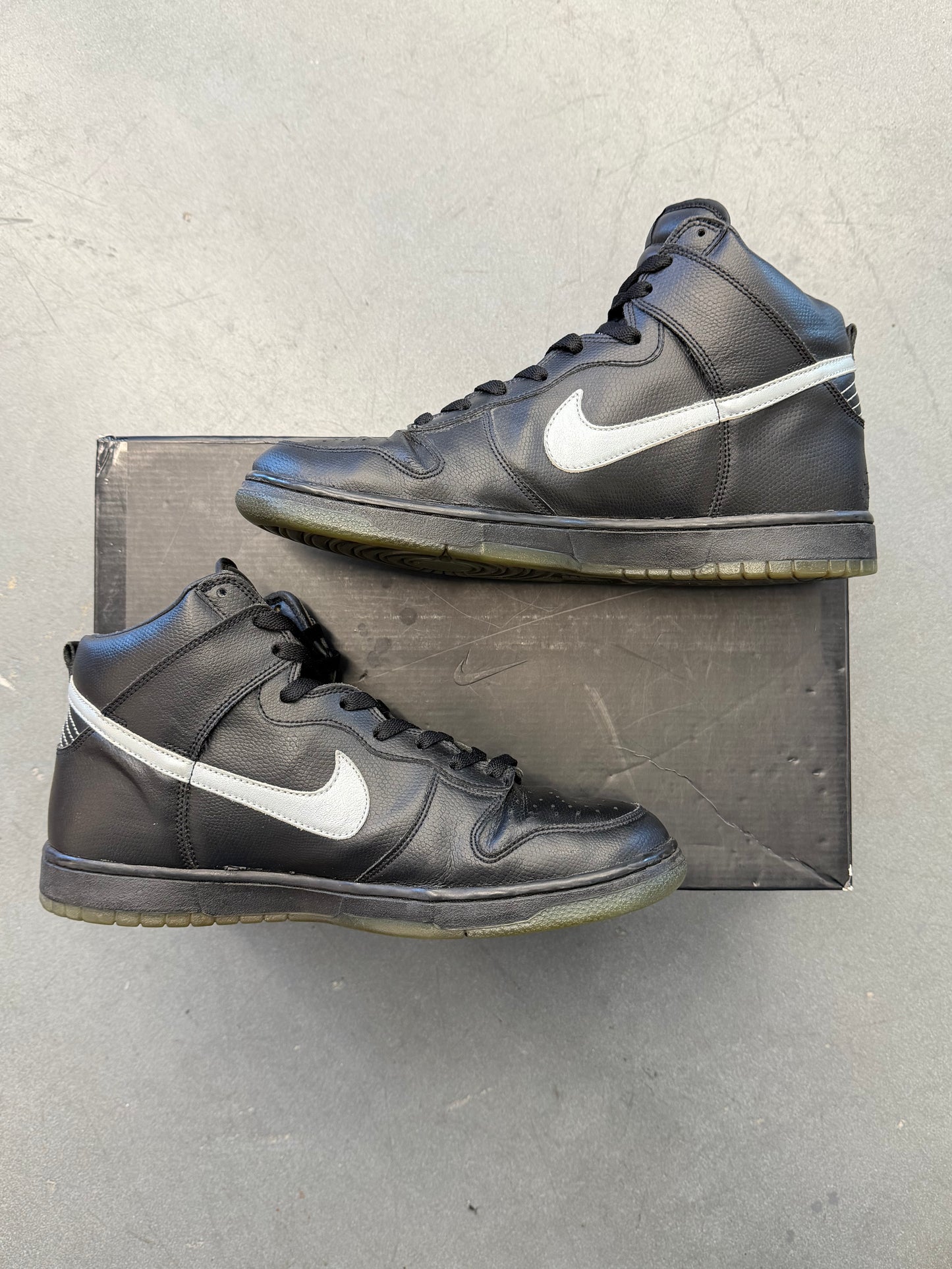 2004 NIKE DUNK HIGH X PHARRELL WILLIAMS N.E.R.D. (REPLACEMENT BOX)