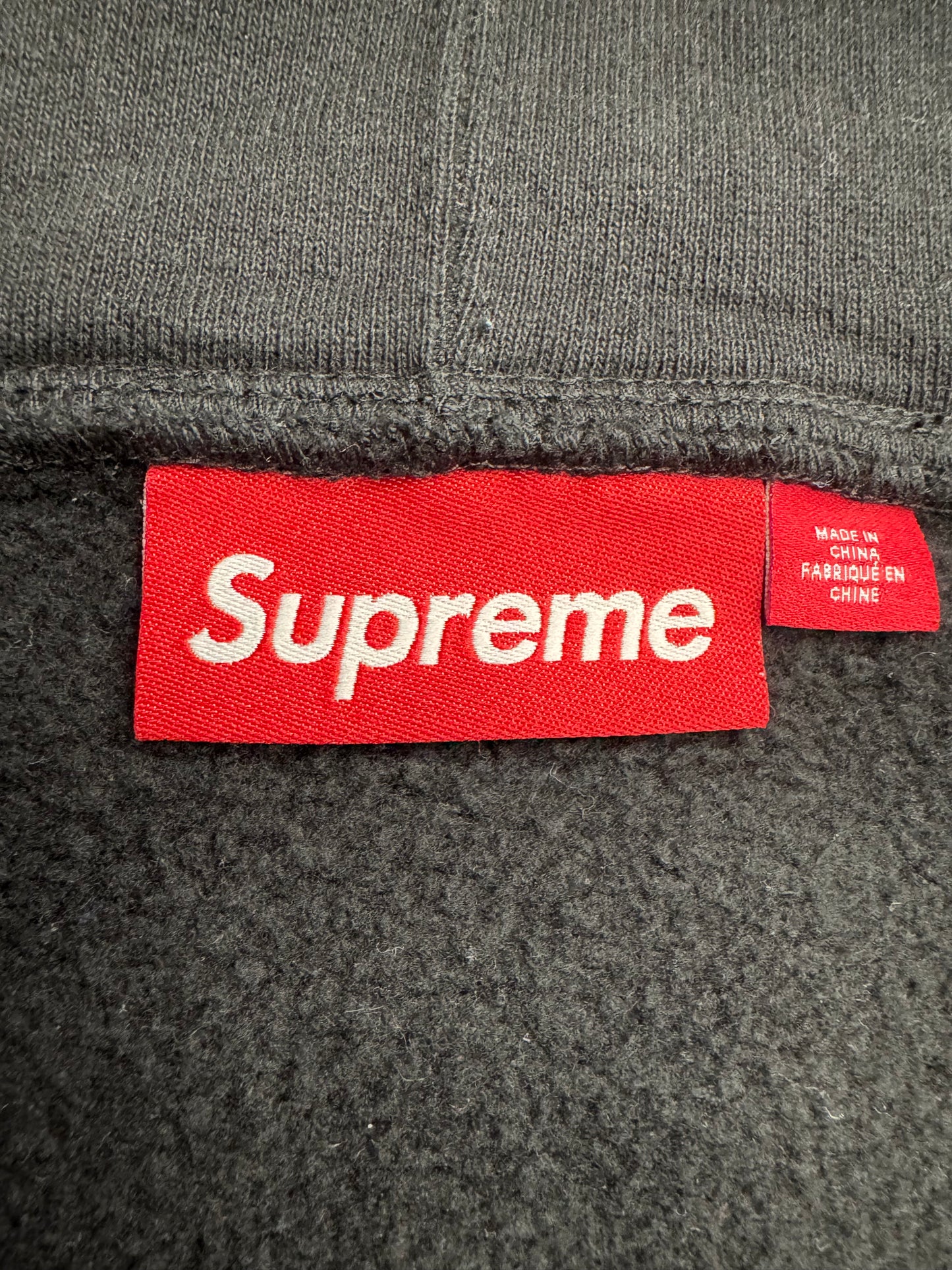 SS25 SUPREME DAMIEN HIRST SHARK ZIP UP HOODED SWEATSHIRT