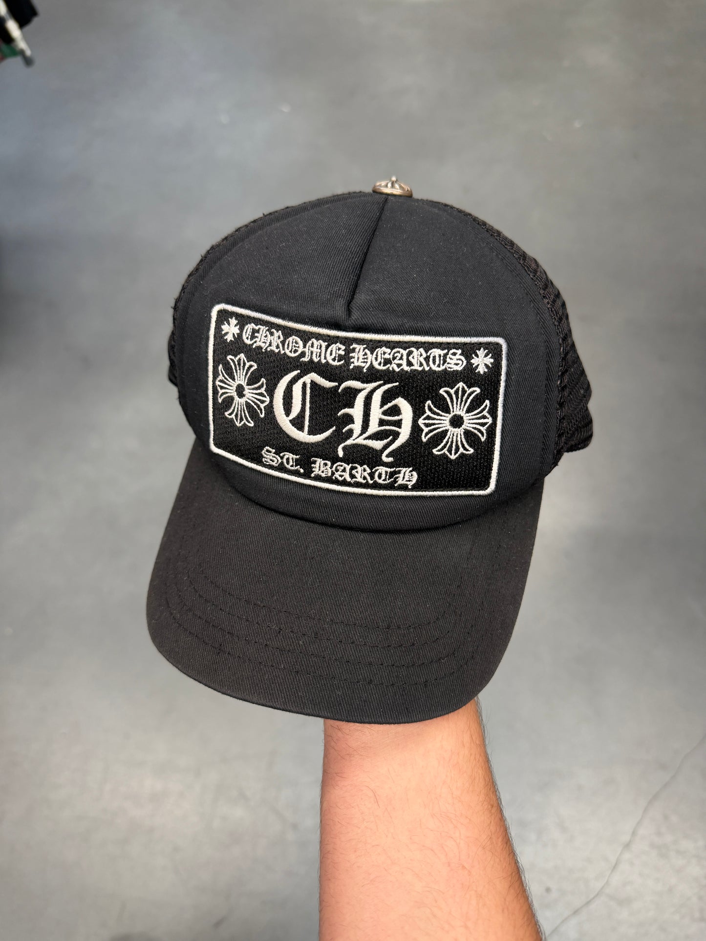 CHROME HEARTS ST. BARTH CH TRUCKER HAT - BLACK/BLACK