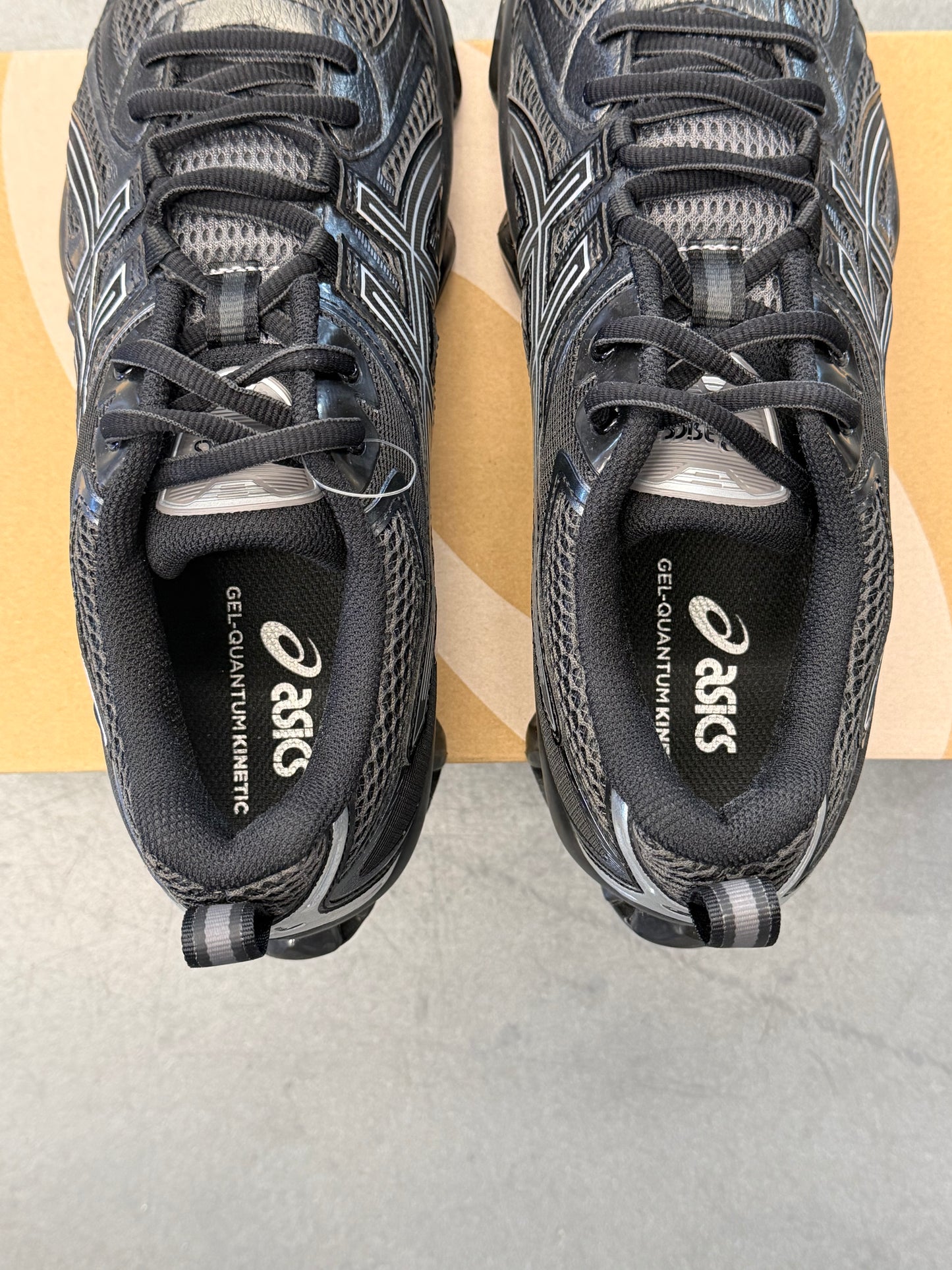 SIZE 10 ASICS GEL-QUANTUM KINETIC SNEAKER - GRAPHITE GREY BLACK (W/ BOX)