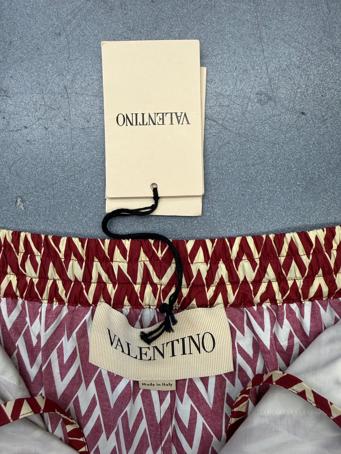 VALENTINO GARAVANI TOUTE LA V PRINTED SILK BERMUDA SHORTS