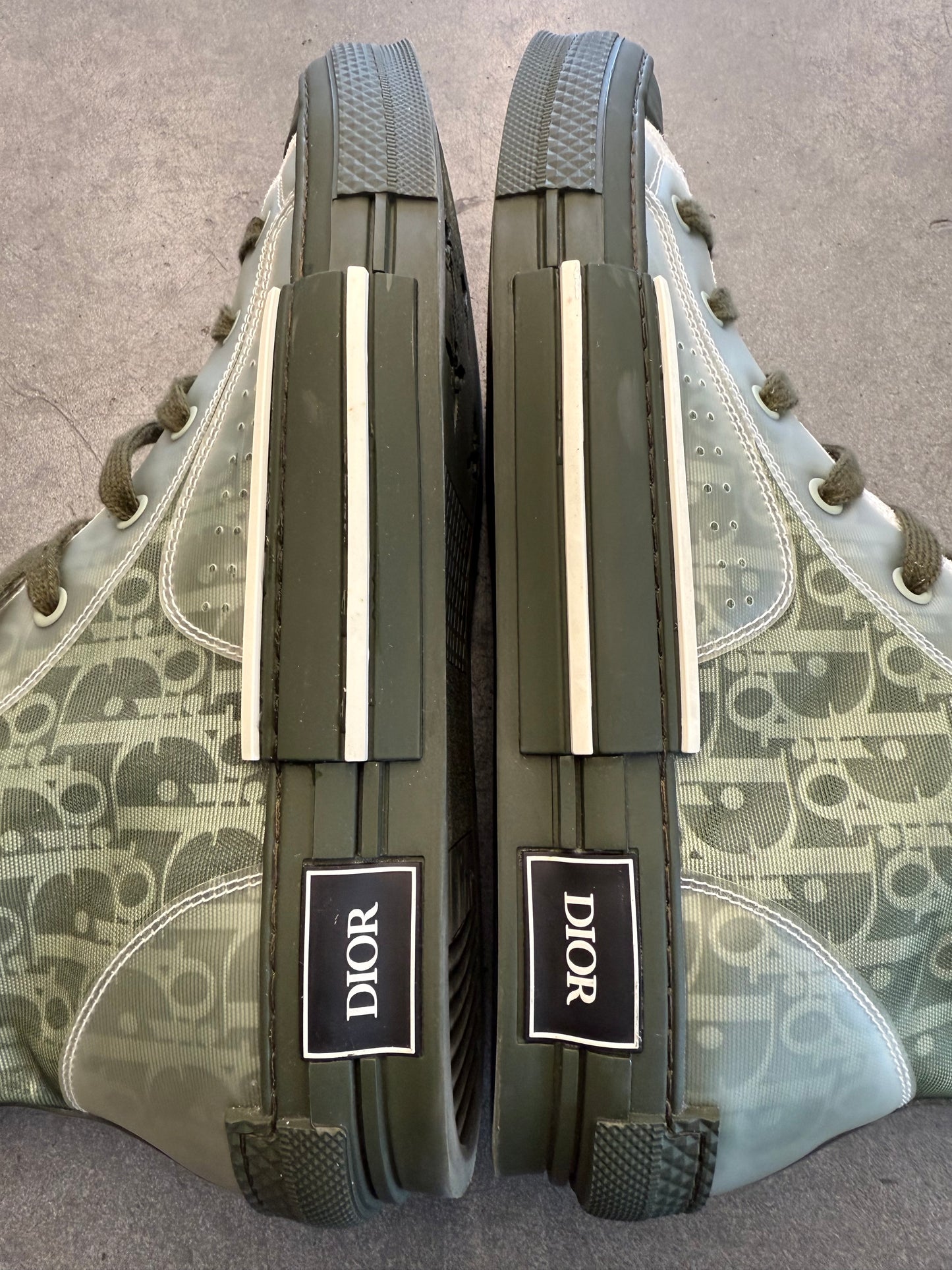 DIOR SIZE 44 B23 HIGH TOP DARK OLIVE SNEAKER (PRE-OWNED NO BOX)