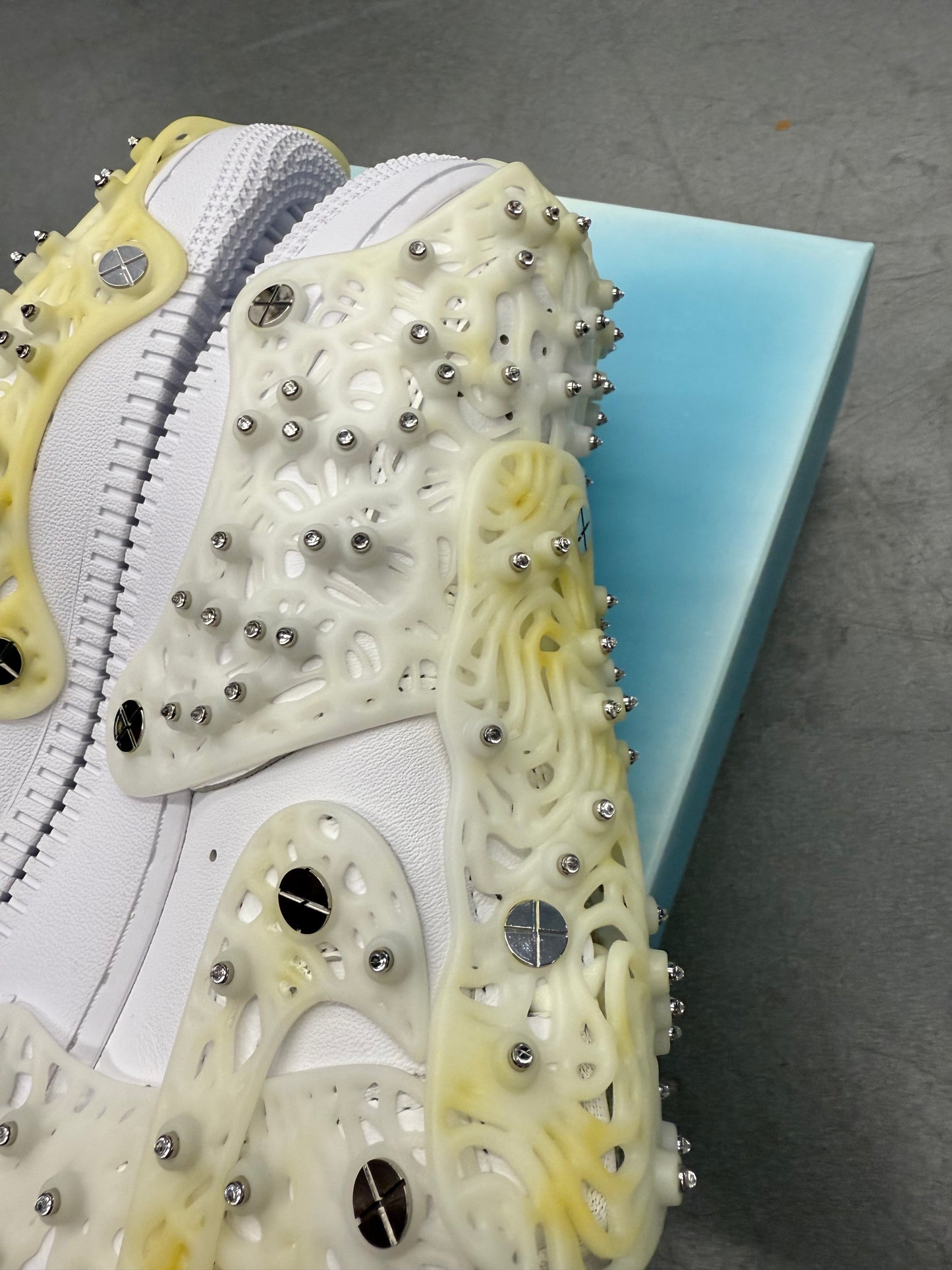 SIZE 9W NIKE AIR FORCE 1 LOW SWARVOSKI RETROFLECTIVE CRYSTAL WHITE (2021) (NEW WITH DEFECTS) (CC)