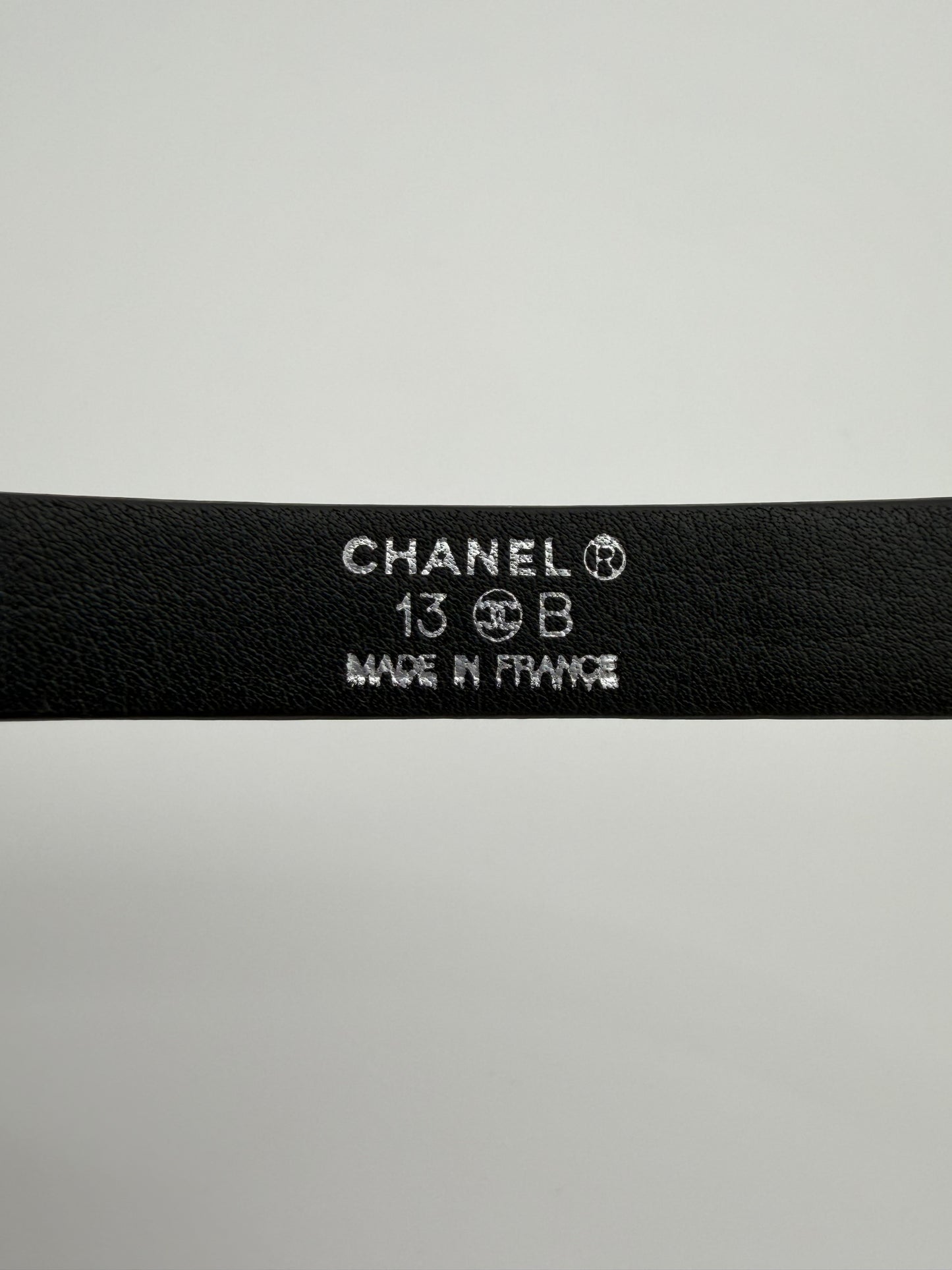 VINTAGE CHANEL PATENT LEATHER SKINNY BELT - 75CM (WITH BOX)