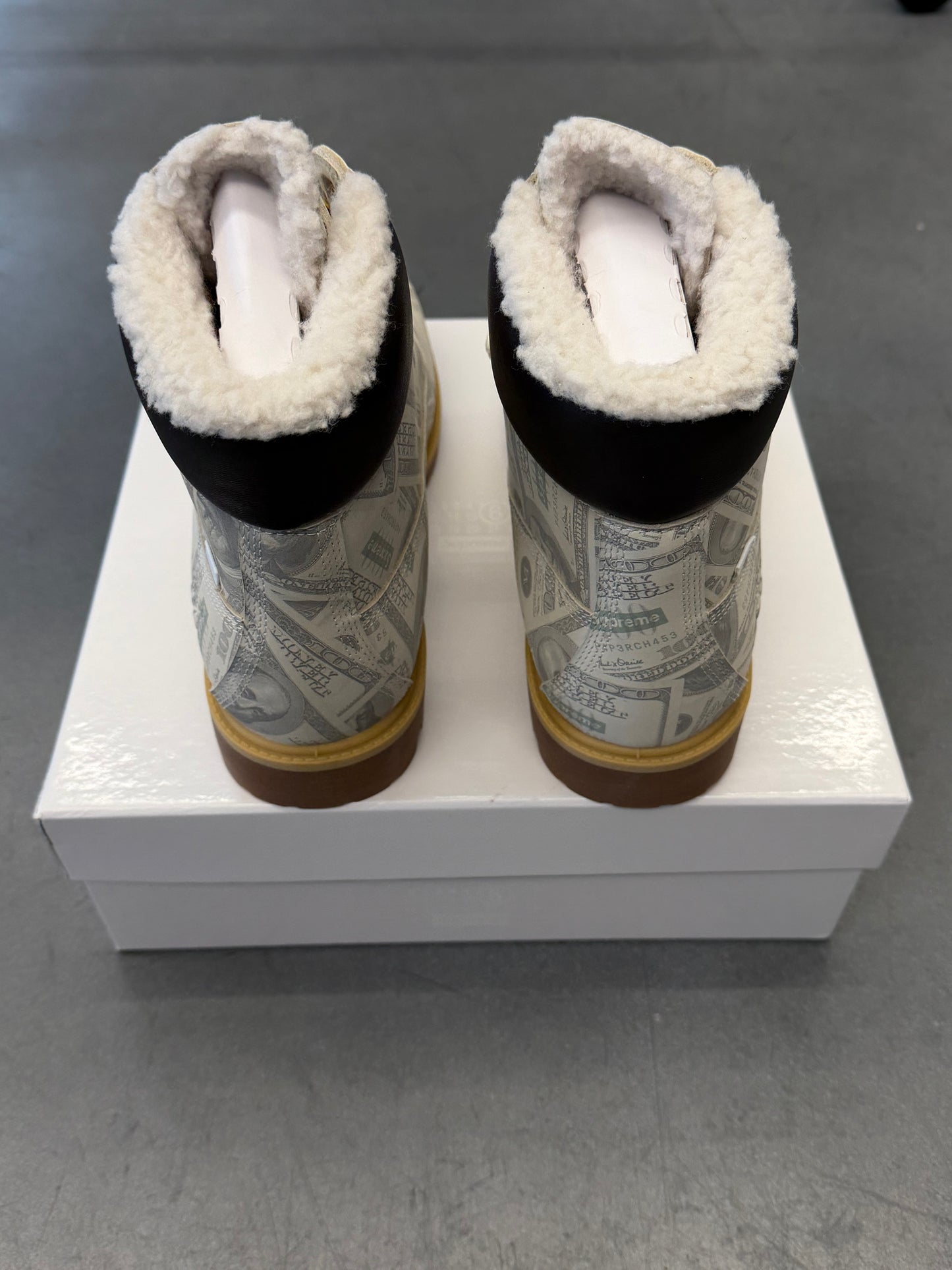 SS26 SUPREME MM-6 TIMBERLAND 6 IN BOOT (W/ BOX)