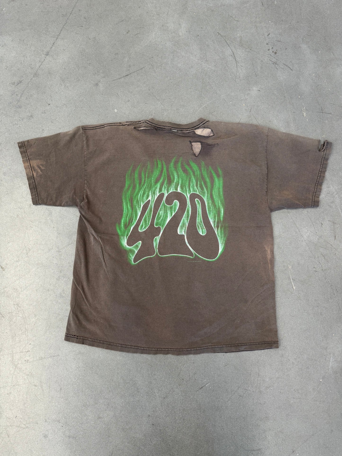 VINTAGE 420 MELTING CLOCK FADED TEE (GILDAN TAG)