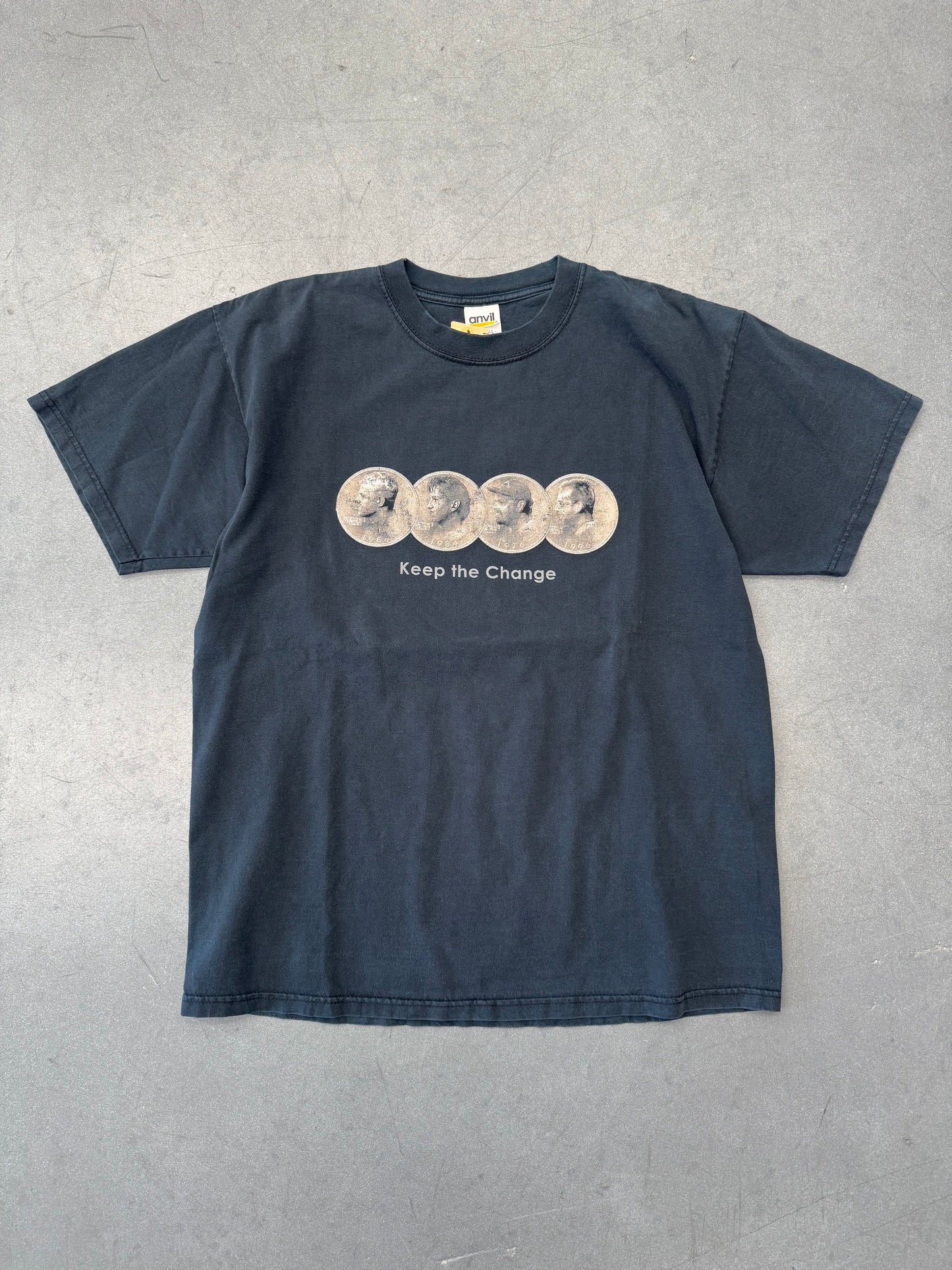 90S "KEEP THE CHANGE" APOLOGETI X SHOW TEE (ANVIL YELLOW BAR TAG)