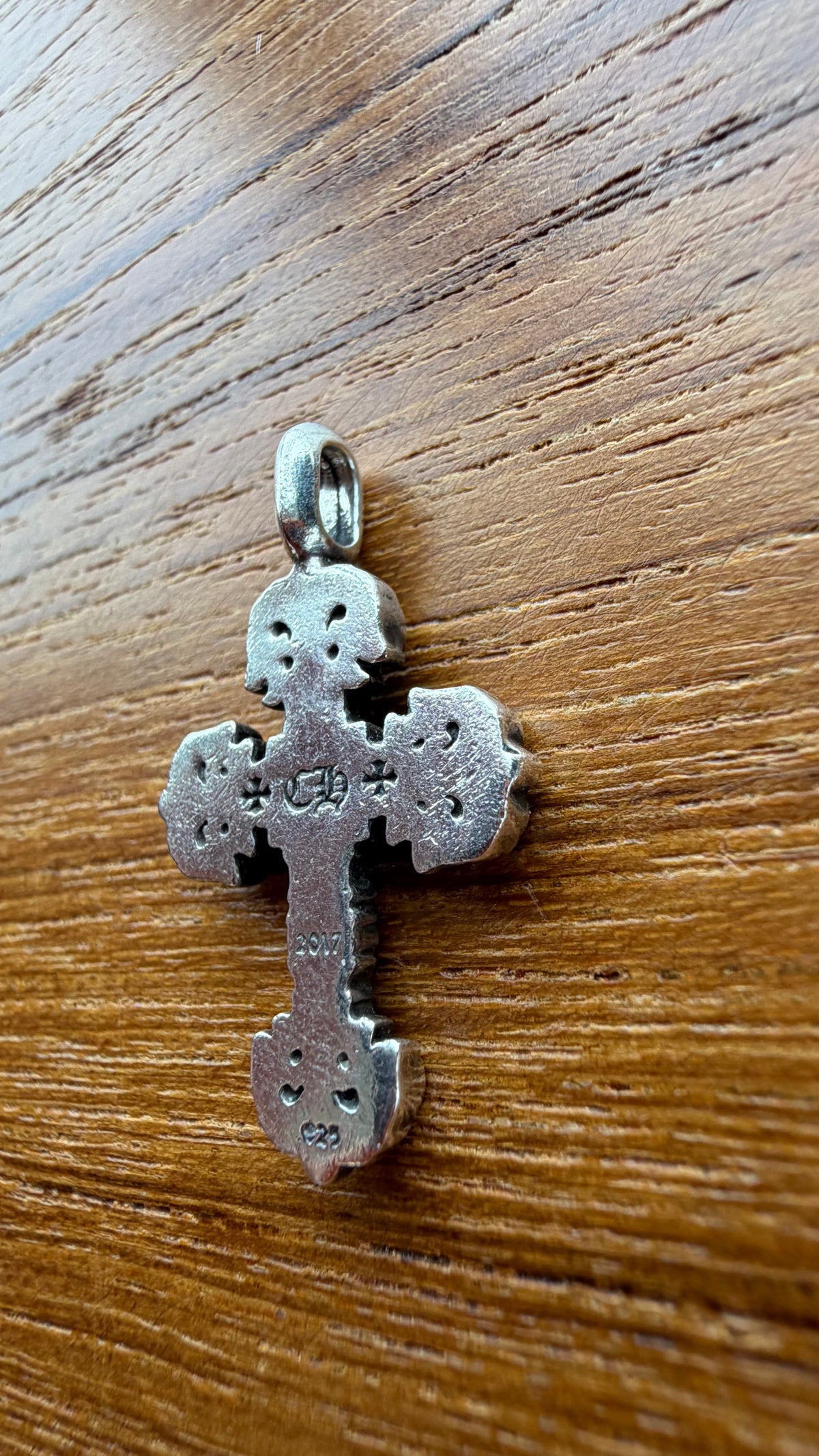 CHROME HEARTS TINY FILIGREE CROSS SILVER PENDANT