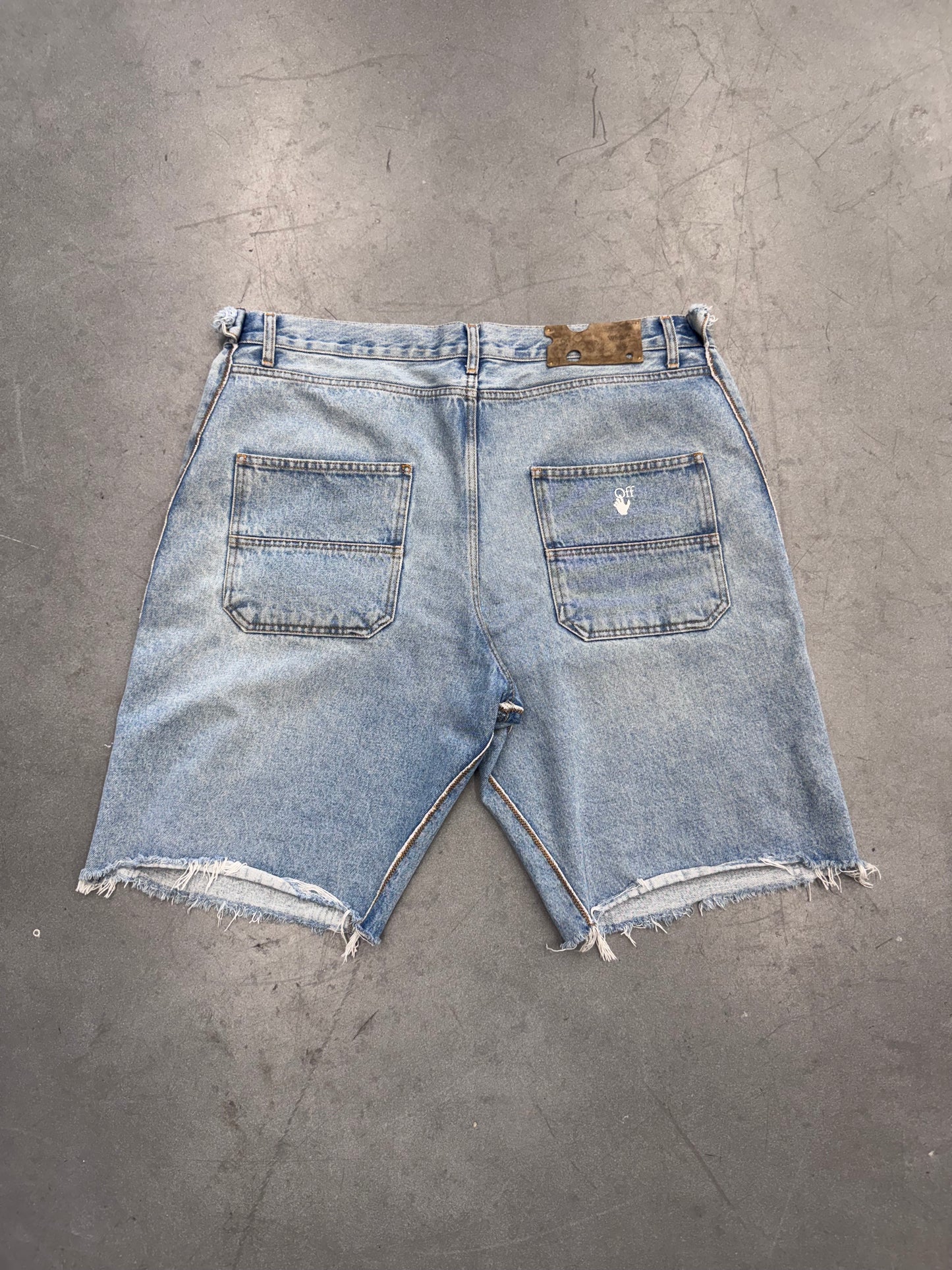2020 OFF-WHITE "PERSONAL" CARPENTER DENIM SHORTS (SIZE 38)