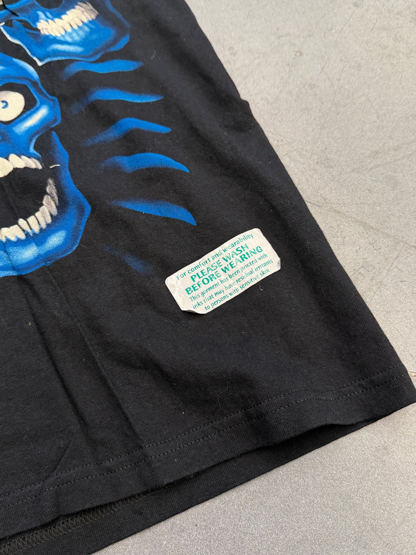 2001 LIQUID BLUE GLOW IN THE DARK SKULLS AOP TEE - BLUE (NWT)