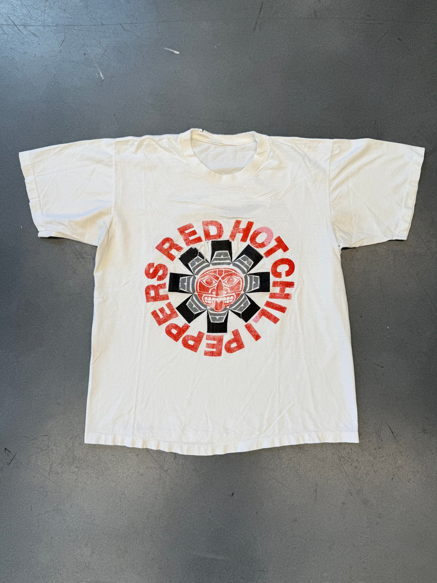 1991 RED HOT CHILI PEPPERS TRIBAL LOGO THRASHED TEE (PULLED TAG)