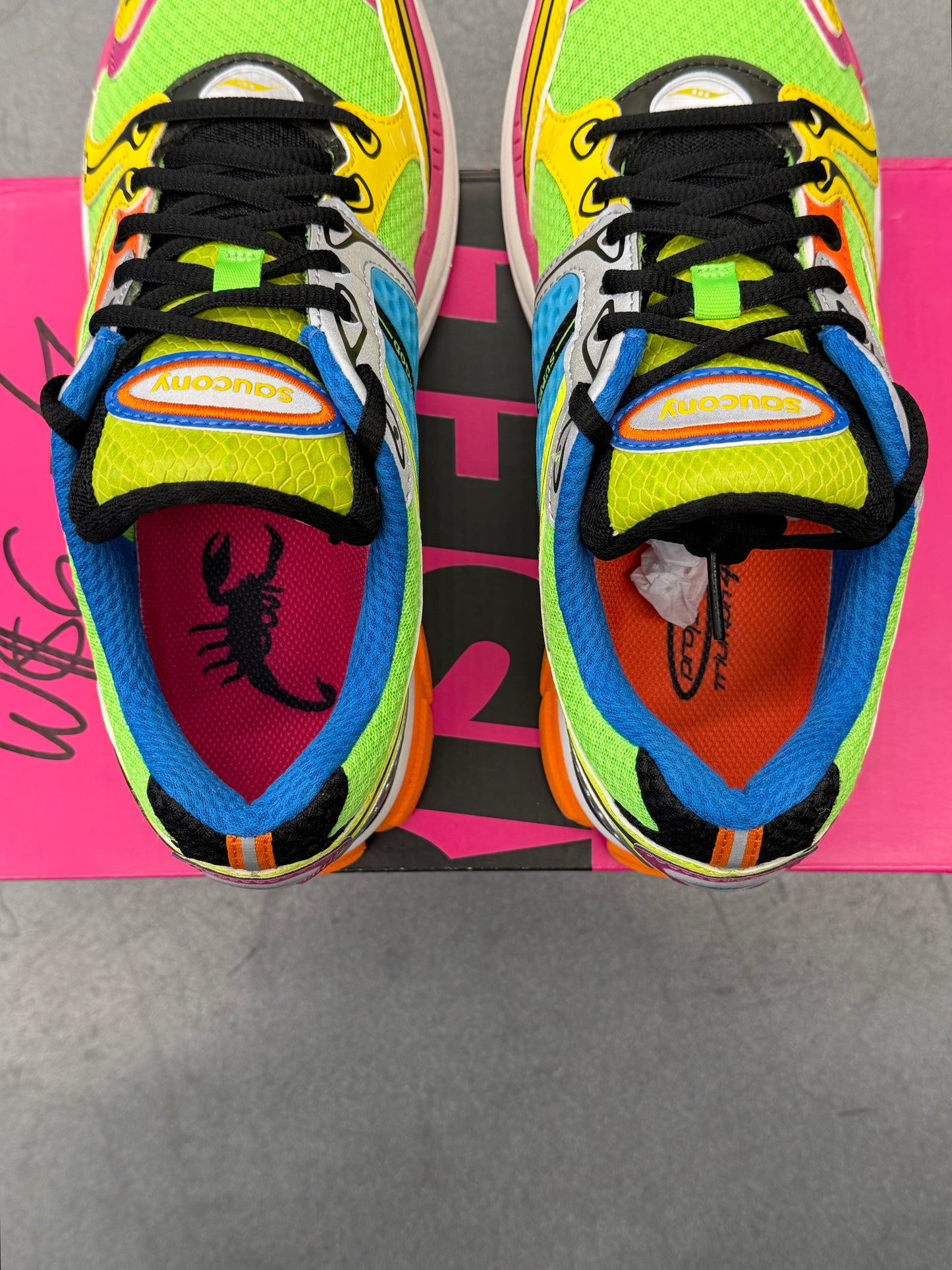 2025 SIZE 7 SAUCONY PROGRID TRIUMPH 4 WESTSIDE GUNN SUPER FLYGOD (NEW WITH SIGNED BOX)