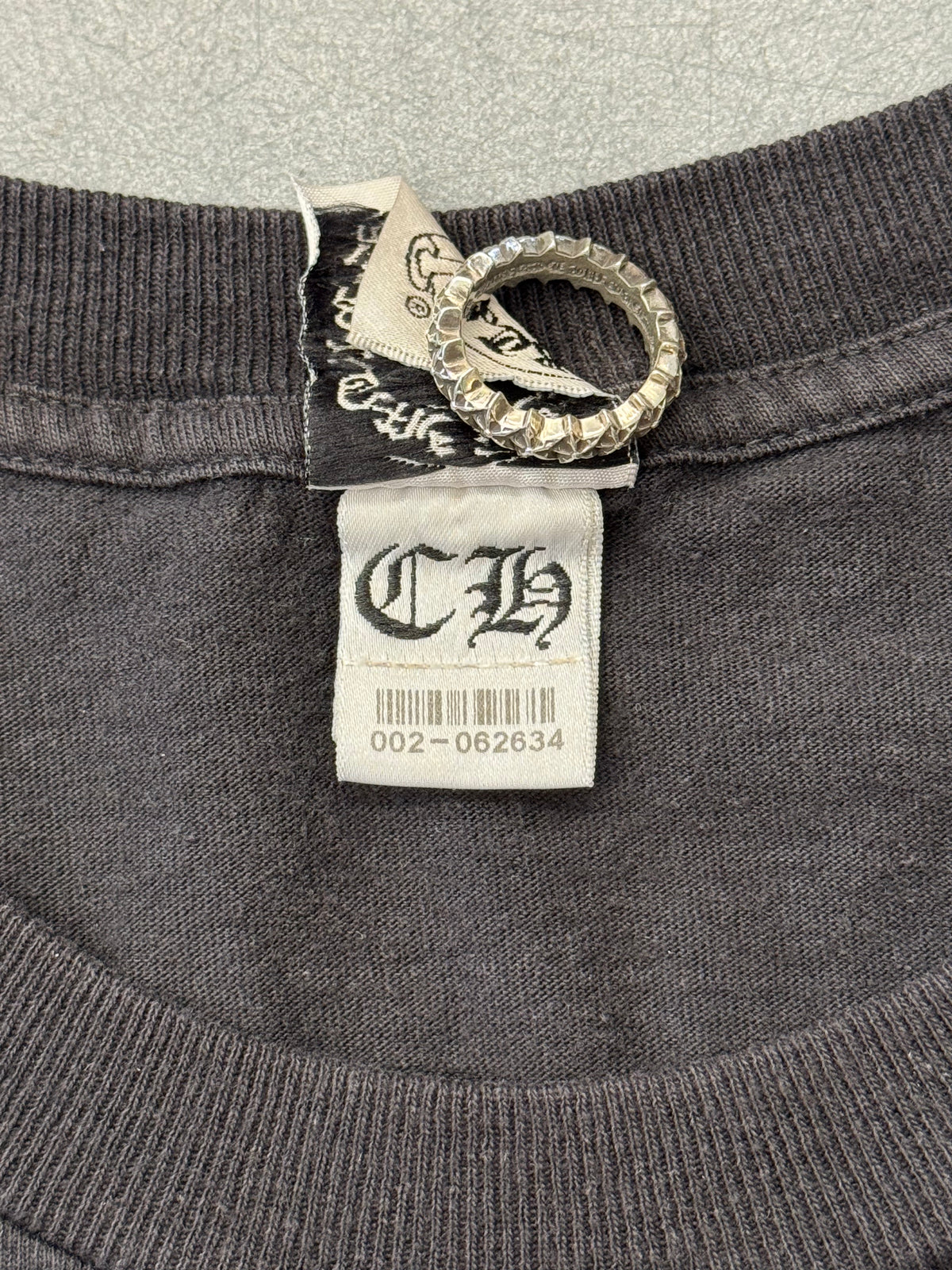 2010-12 CHROME HEARTS BLUE CROSS HORSESHOE LONG SLEEVE POCKET TEE - BLACK/BLUE