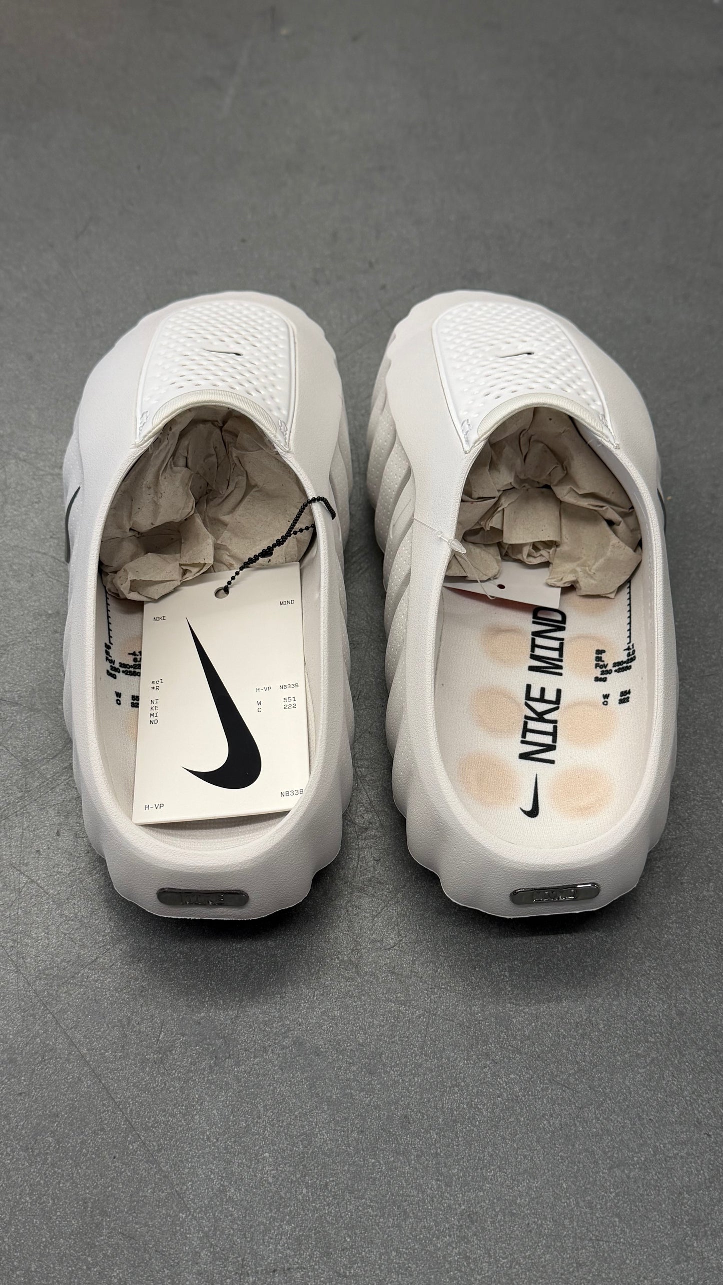 NIKE MIND 001 SLIDE SUMMIT WHITE (WOMEN'S SIZE 8)