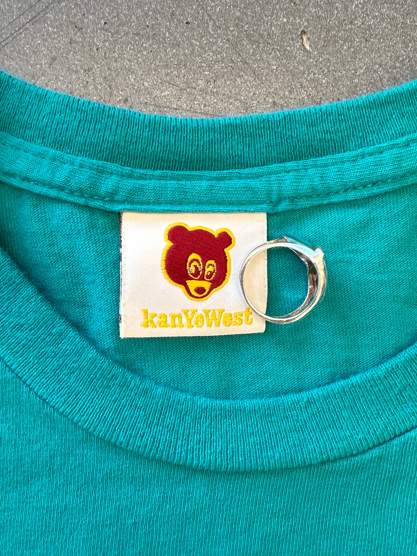2005 KANYE WEST GRADUATION BEAR TEE (WHITE KANYE TAG)