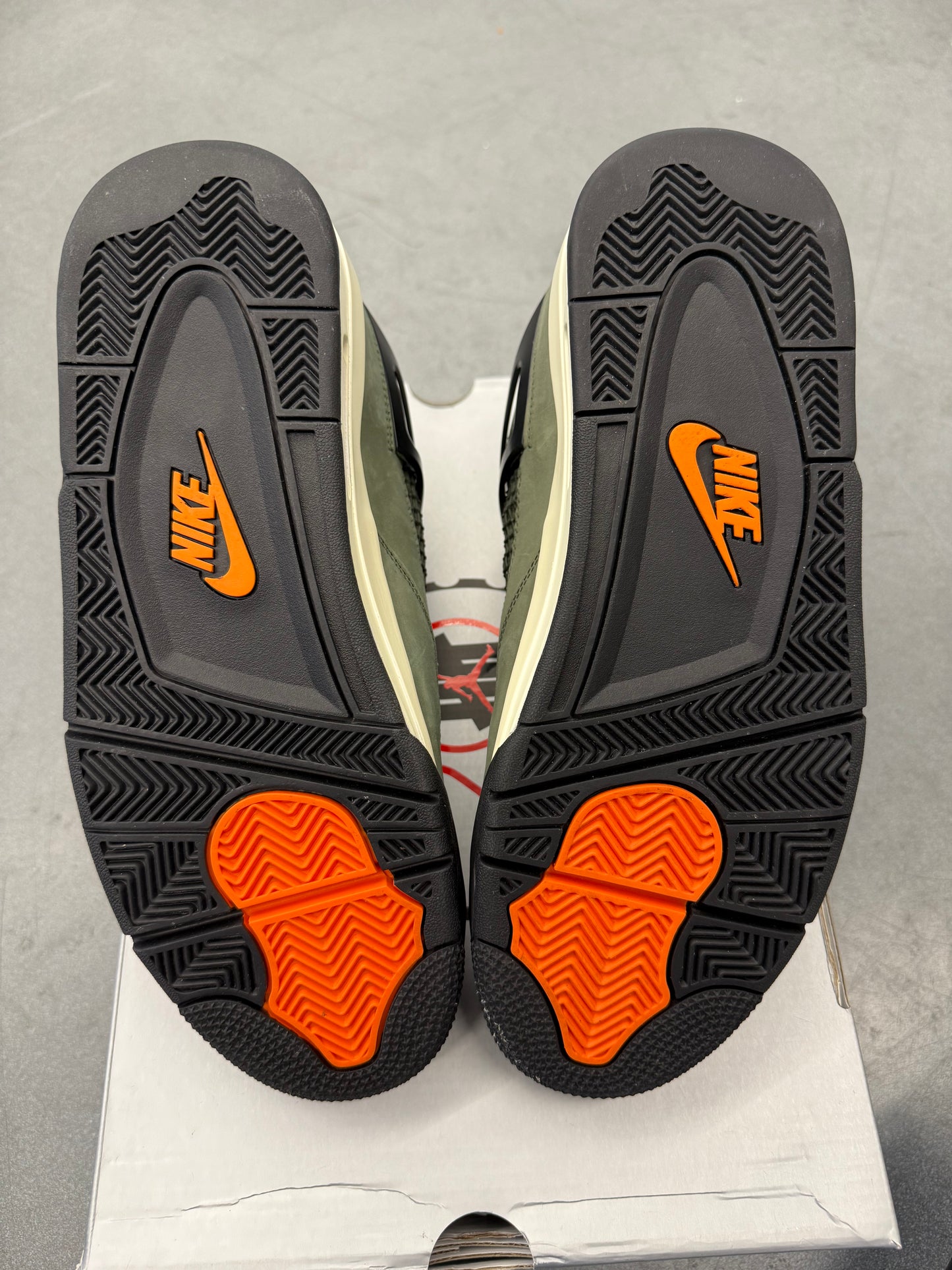 SIZE 10 JORDAN 4 RETRO OG SP UNDEFEATED (2025) (NEW WITH BOX)