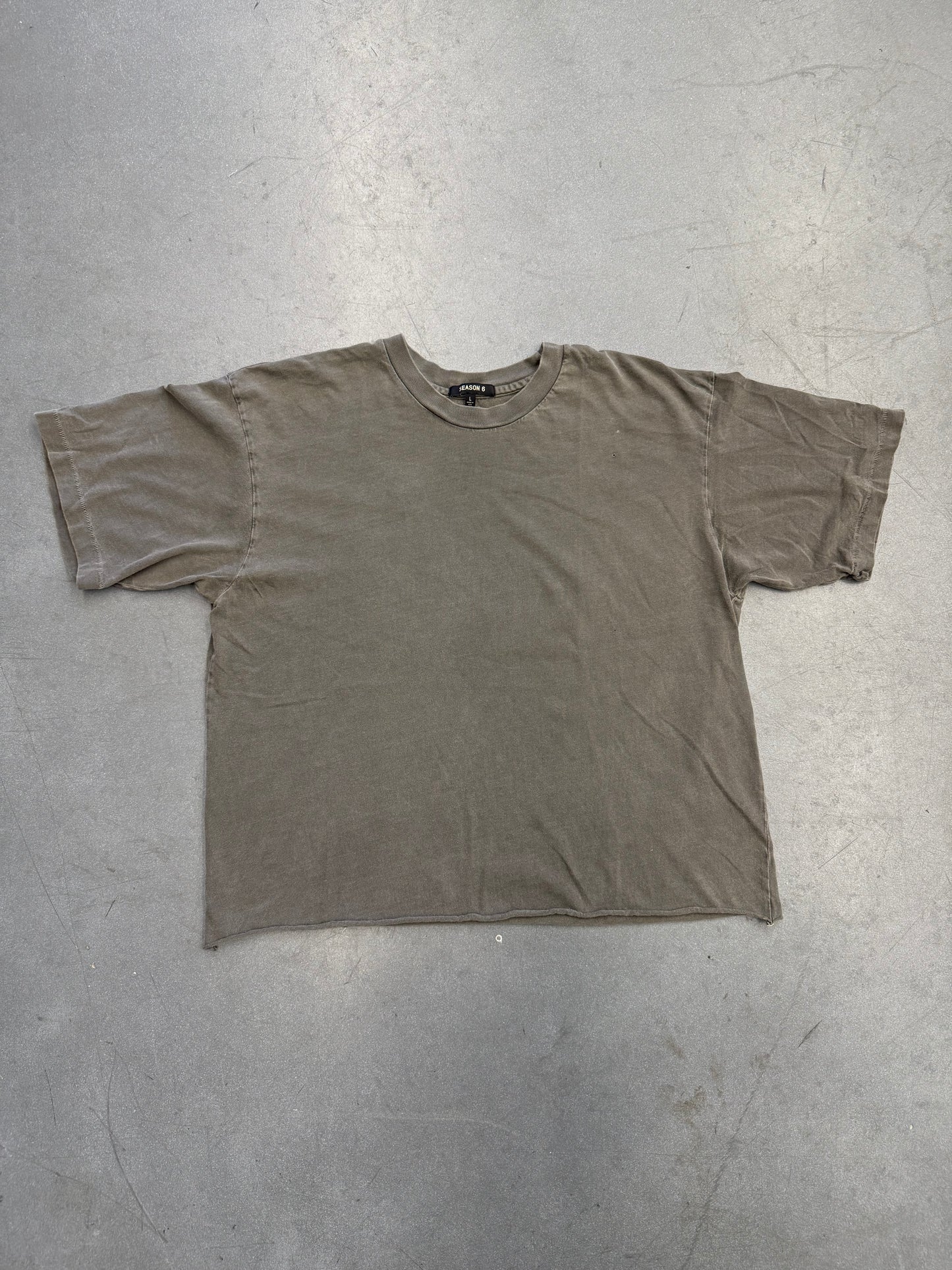 YEEZY SEASON 6 CROPPED CLASSIC TEE - CORE (L)