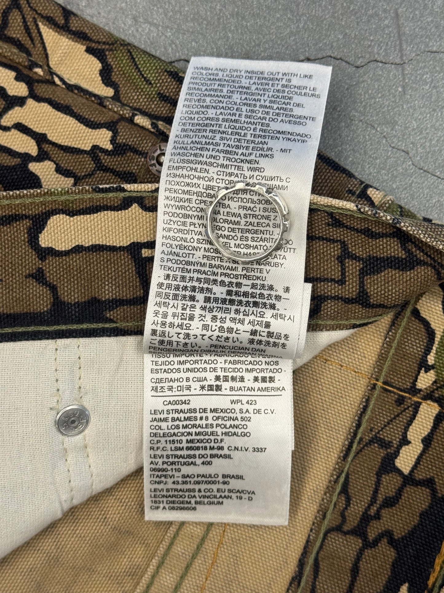 FW13 SUPREME X LEVI'S TREE BARK CAMO JEANS - 36X34