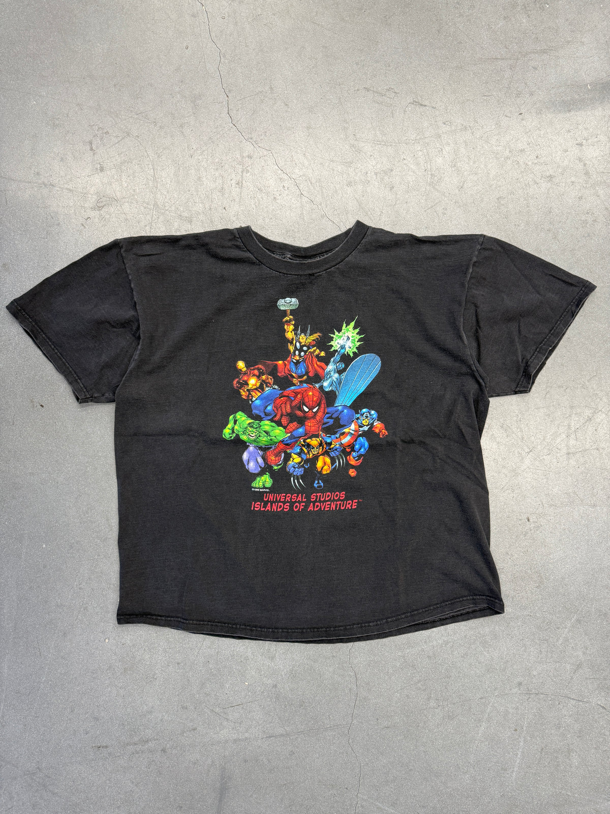 1998 MARVEL SUPER-HEROES ISLANDS OF ADVENTURE TEE (UNIVERSAL STUDIOS TAG)