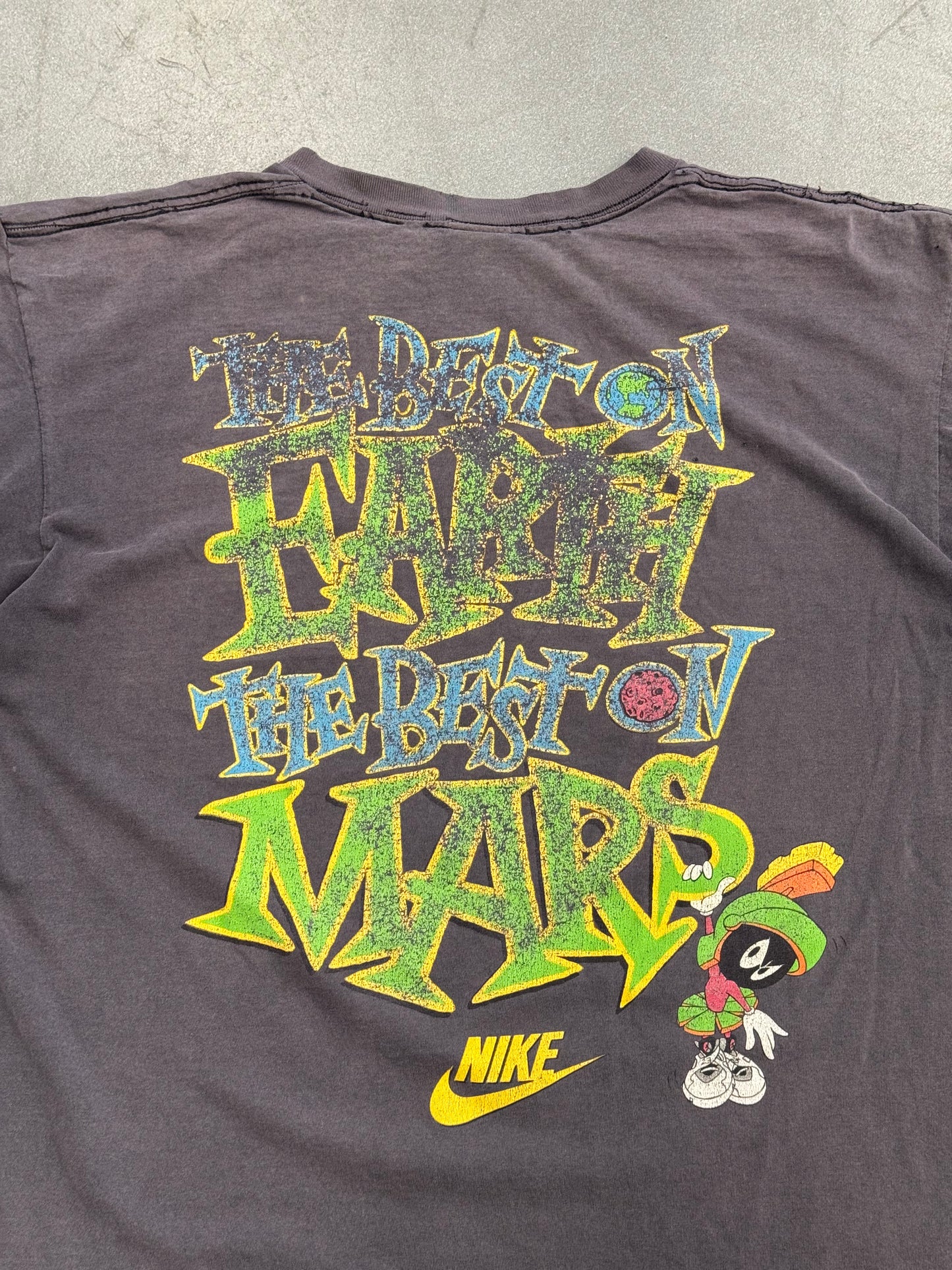 1993 NIKE SPACE JAM LOONEY TOONS "THE BEST ON EARTH" TEE (RED SWOOSH TAG)