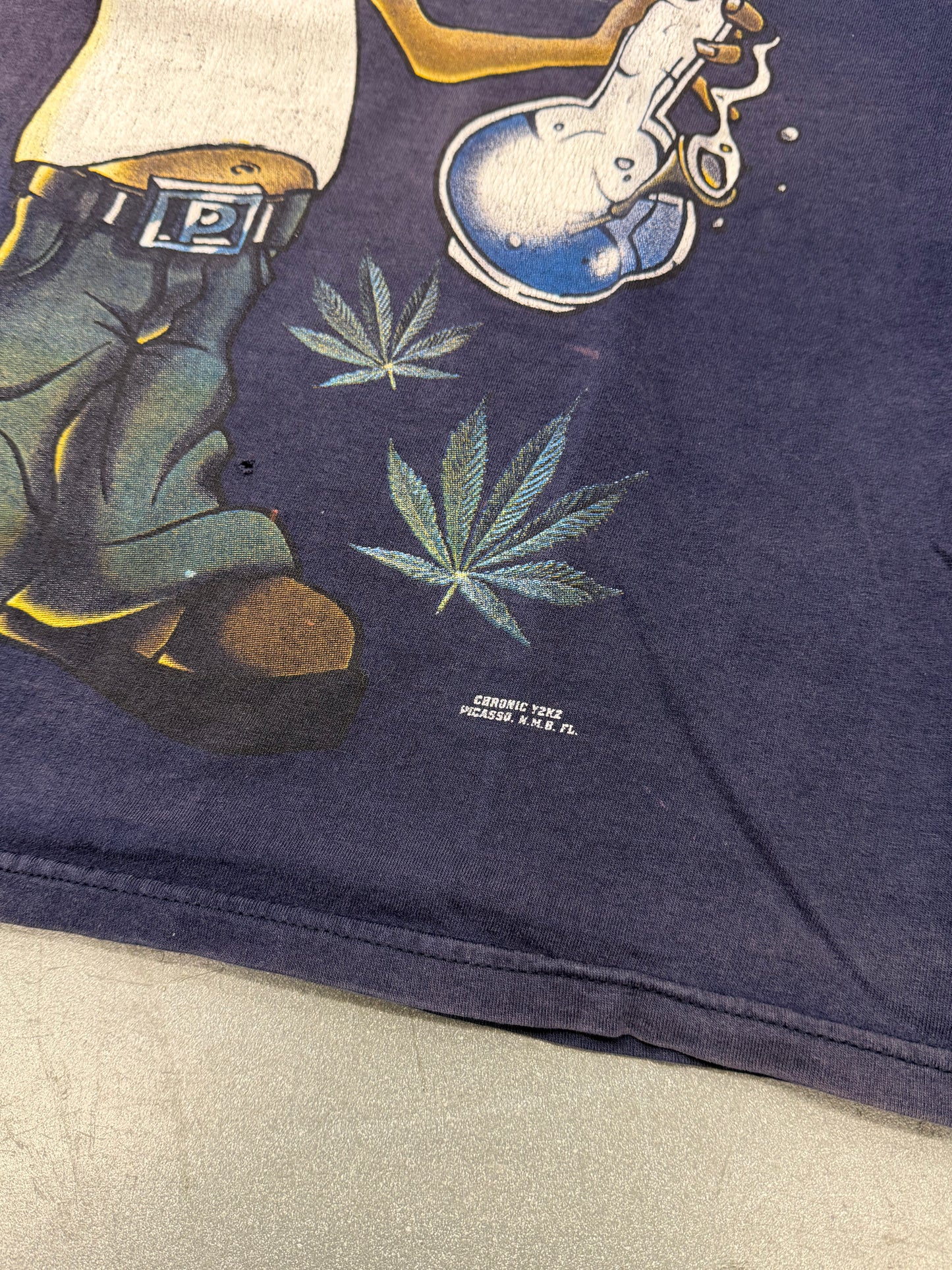 Y2K CHRONIC STONER BONG WEED TEE (PULLED TAG)