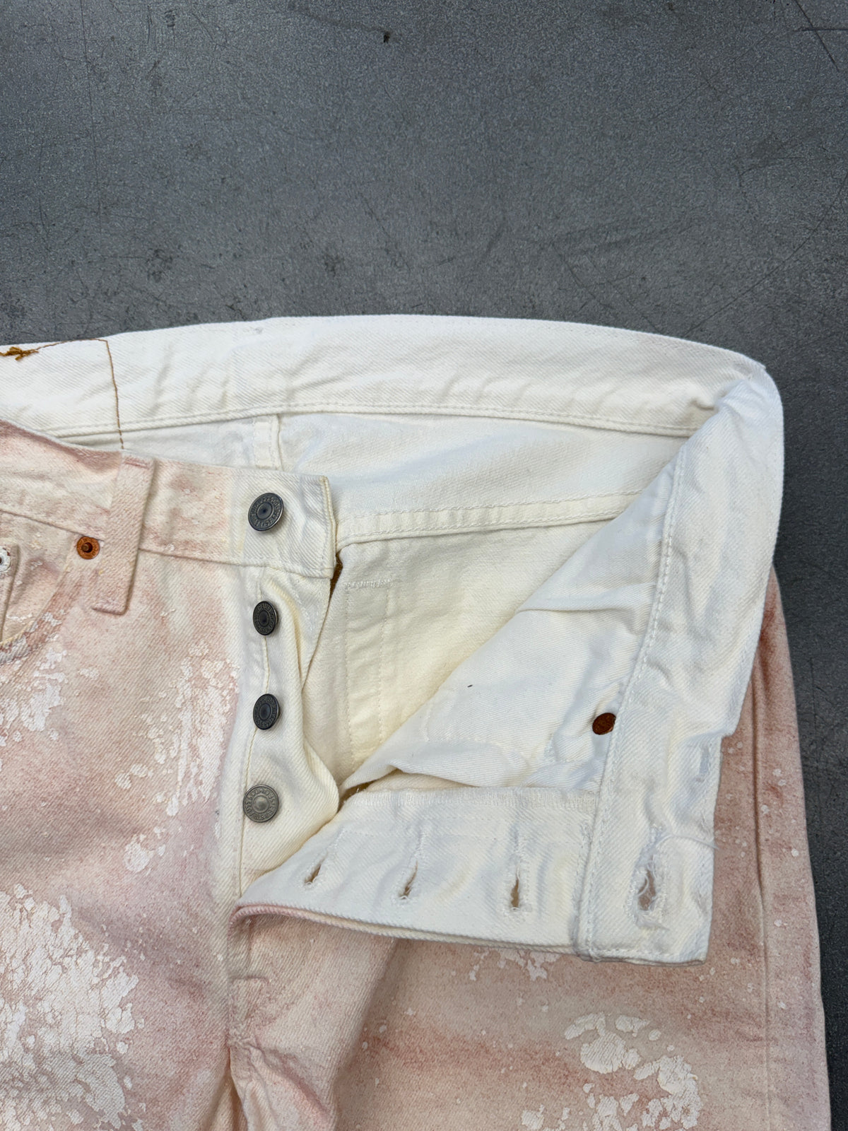 DENIM TEARS BRICK MASON PANTS WHITE/RED CLAY