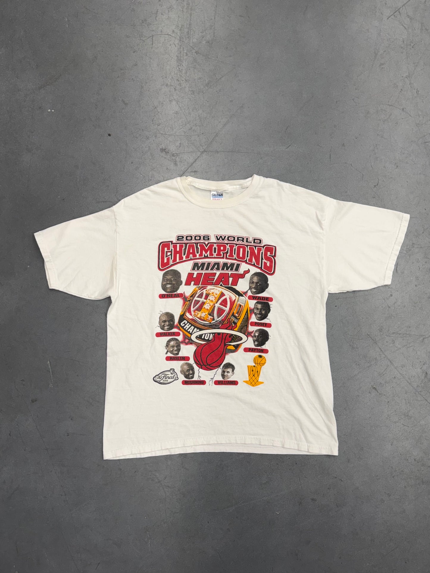 2006 MIAMI HEAT WORLD CHAMPIONS CHAMPIONSHIP RING TEE (GILDAN TAG)