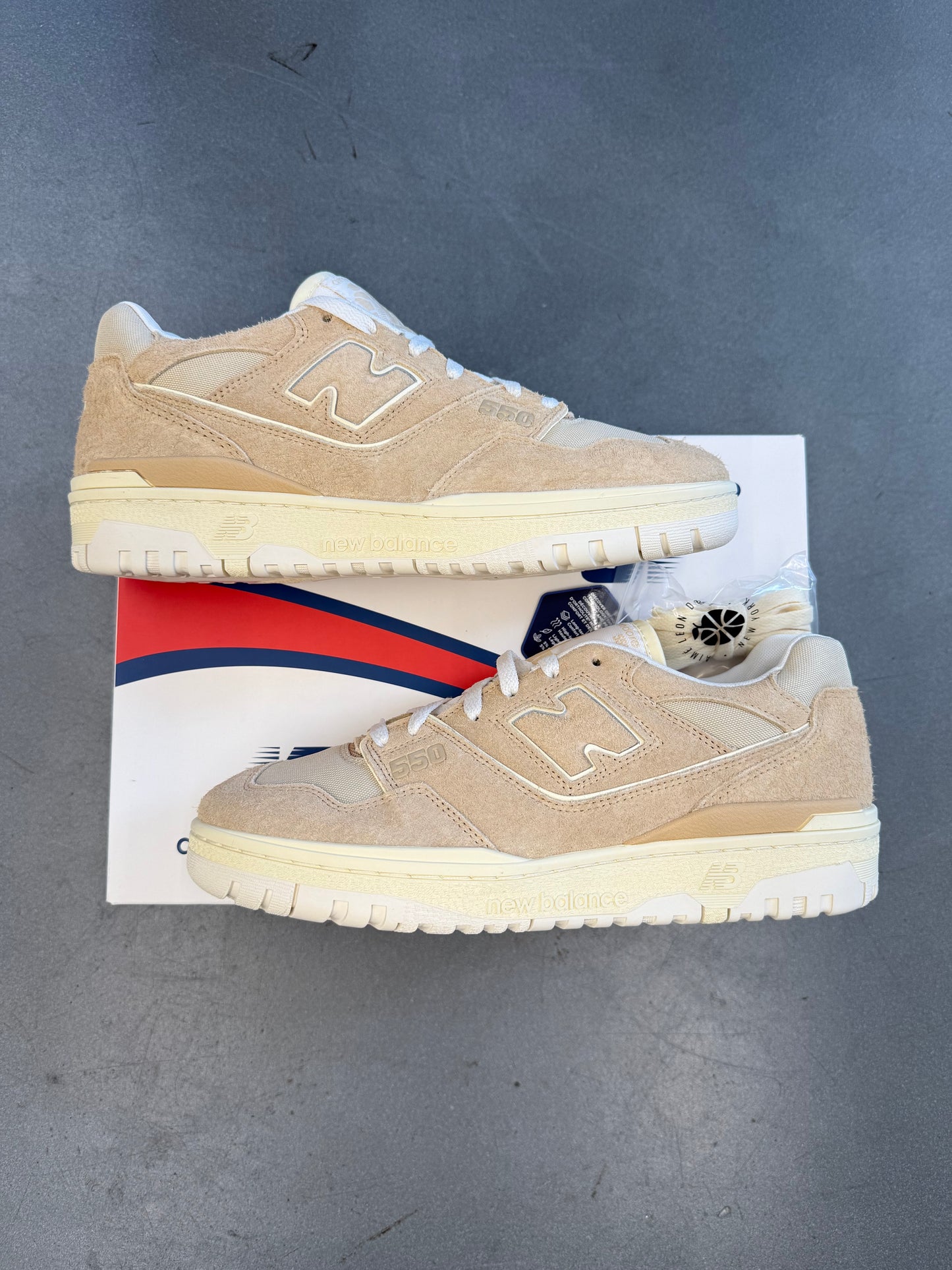 2023 SIZE 11 NEW BALANCE 550 AIME LEON DORE TAUPE SUEDE (NEW WITH BOX)
