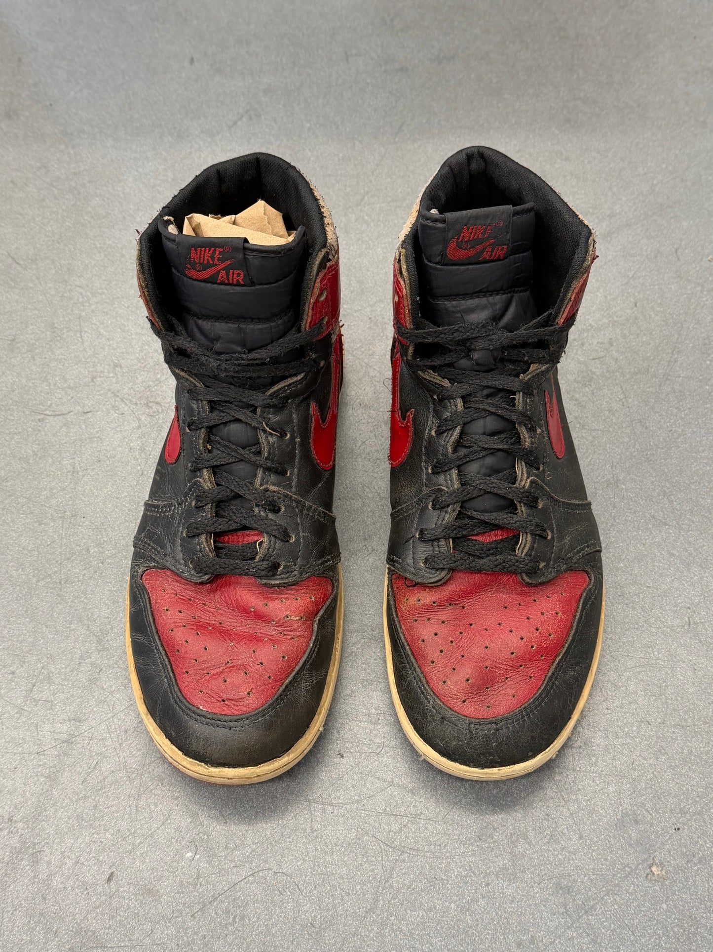 1985 AIR JORDAN 1 HIGH BRED (VERY WORN)