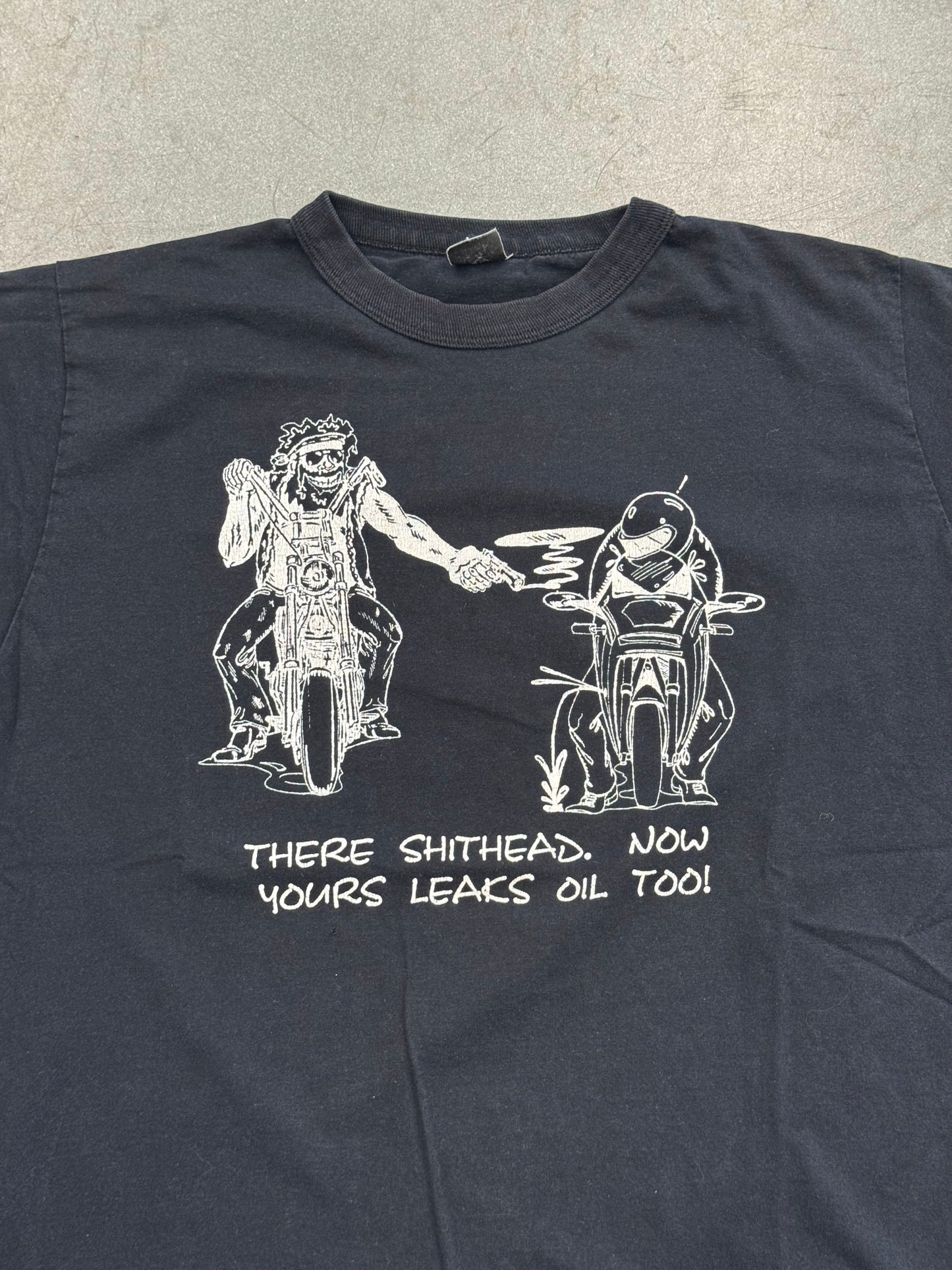 90S SCOOTERS & HOOTERS TEE SHIRT SHOP "THERE SHITHEAD. NOW YOURS LEAKS OIL TOO!" TEE (FADED TAG)