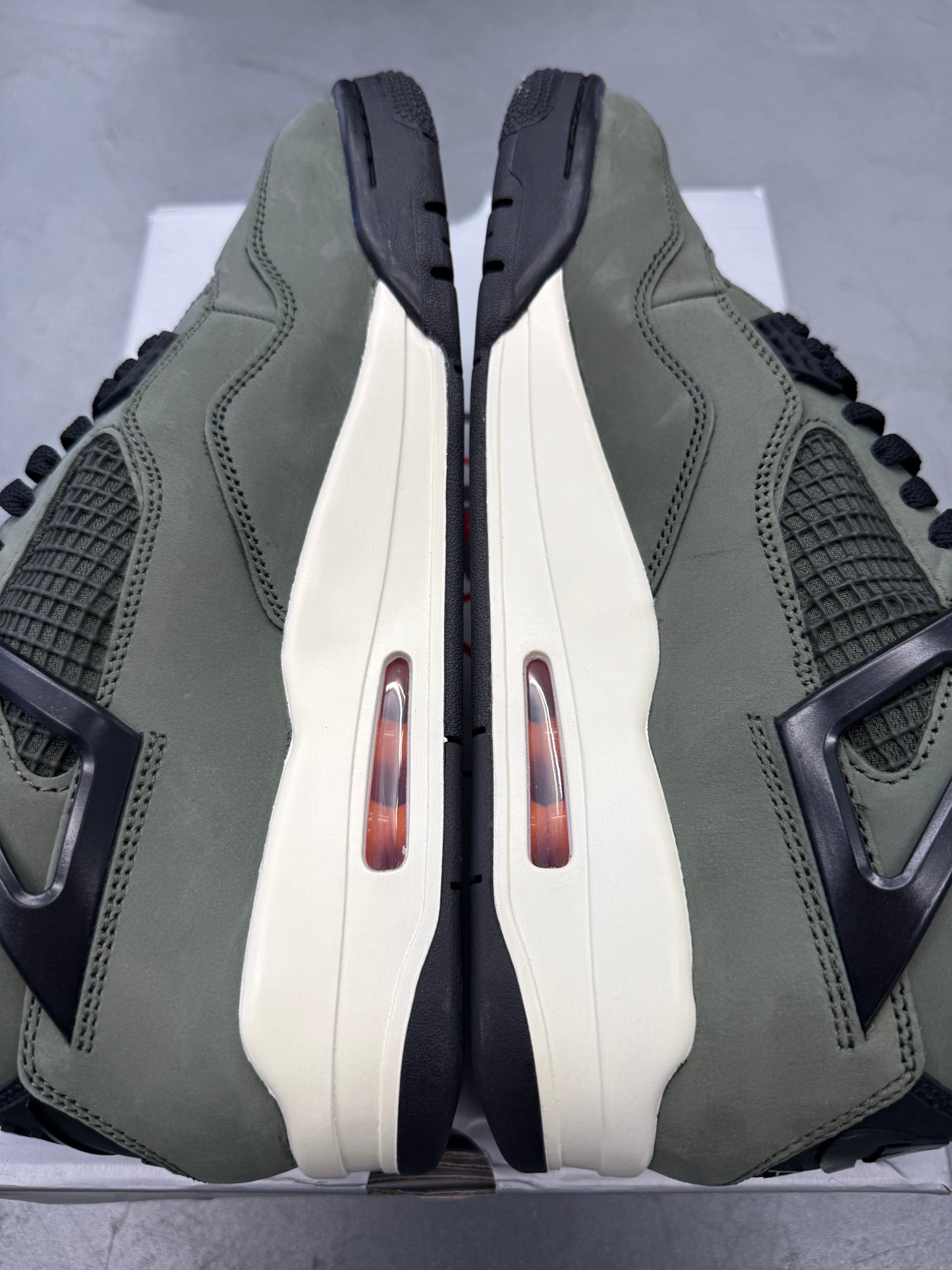 SIZE 10 JORDAN 4 RETRO OG SP UNDEFEATED (2025) (NEW WITH BOX)