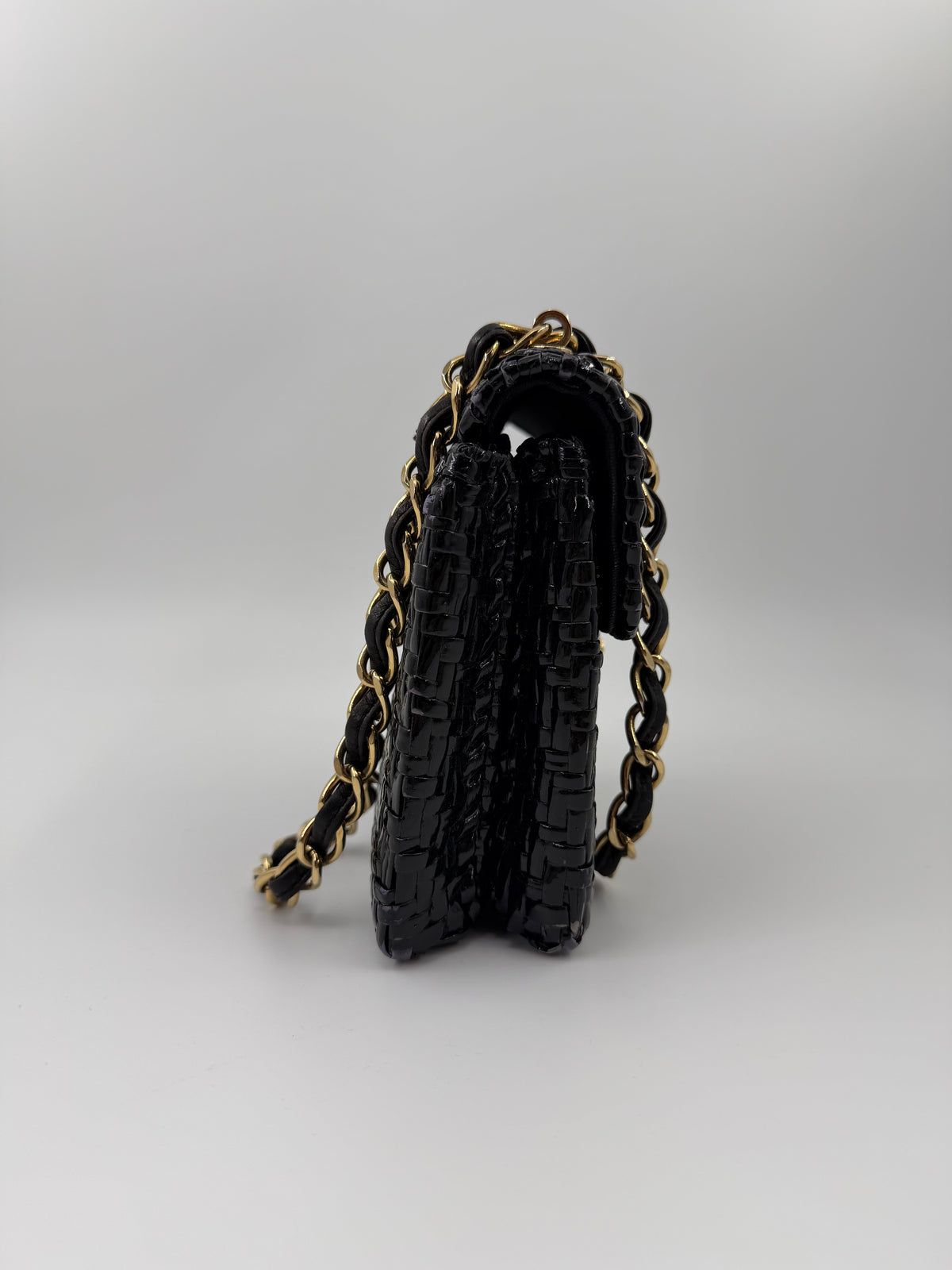 2001 CHANEL WOVEN WICKER/RATTAN MINI CLASSIC FLAP BAG - BLACK/GOLD