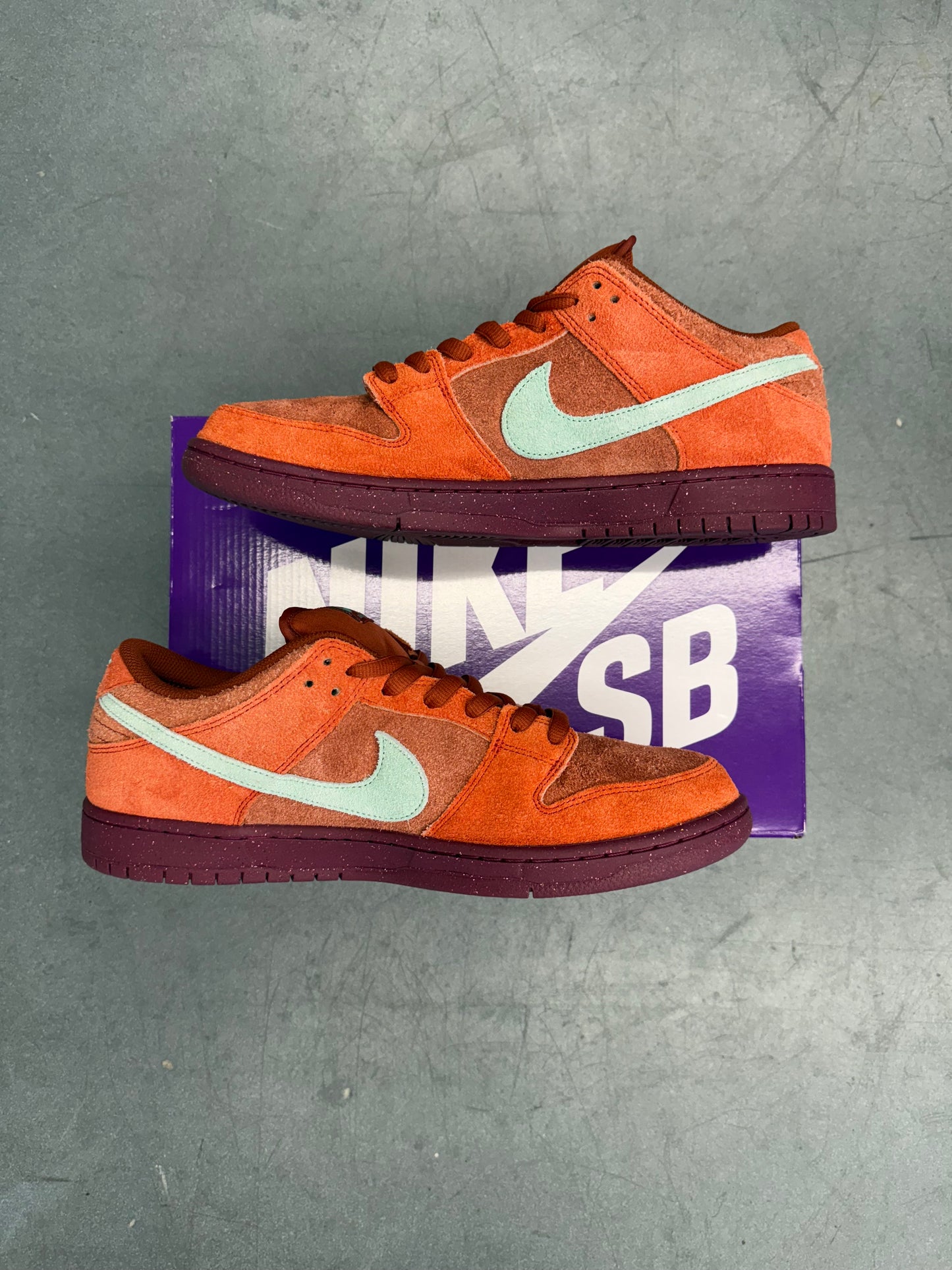 2023 SIZE 13 NIKE SB DUNK LOW MYSTIC RED ROSEWOOD