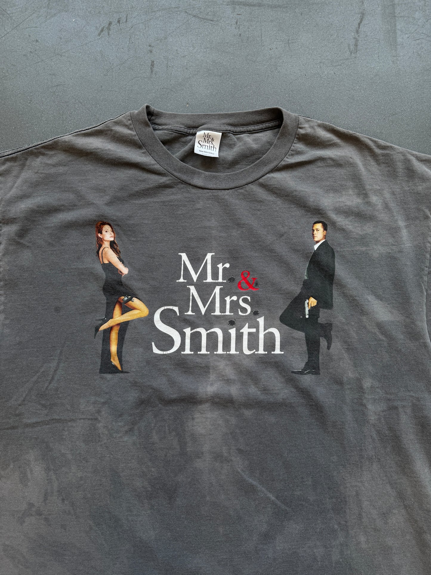2005 MR. & MRS. SMITH MOVIE PROMO TEE (MR. & MRS. SMITH TAG)
