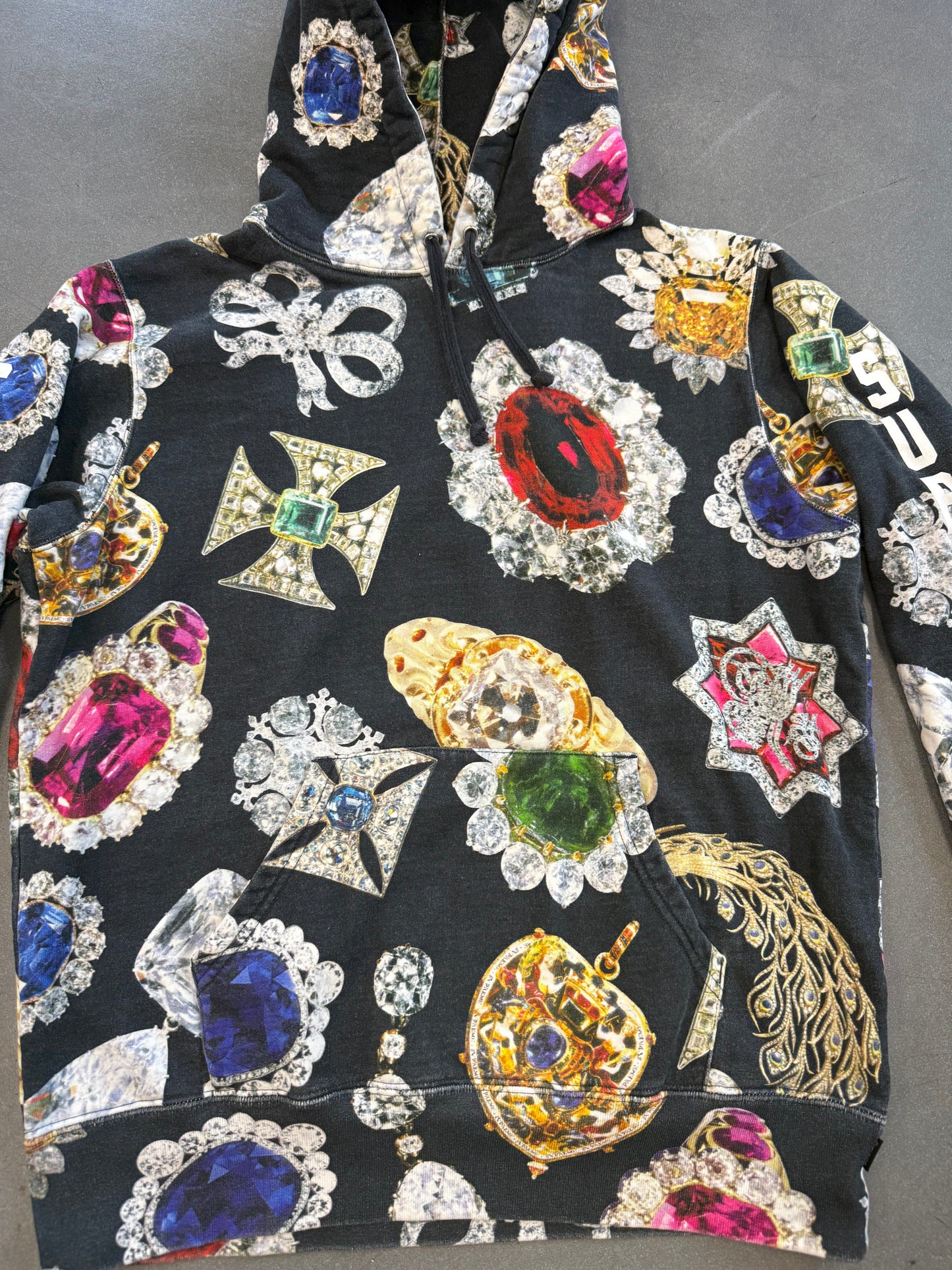 FW18 SUPREME JEWELS HOODED SWEATSHIRT