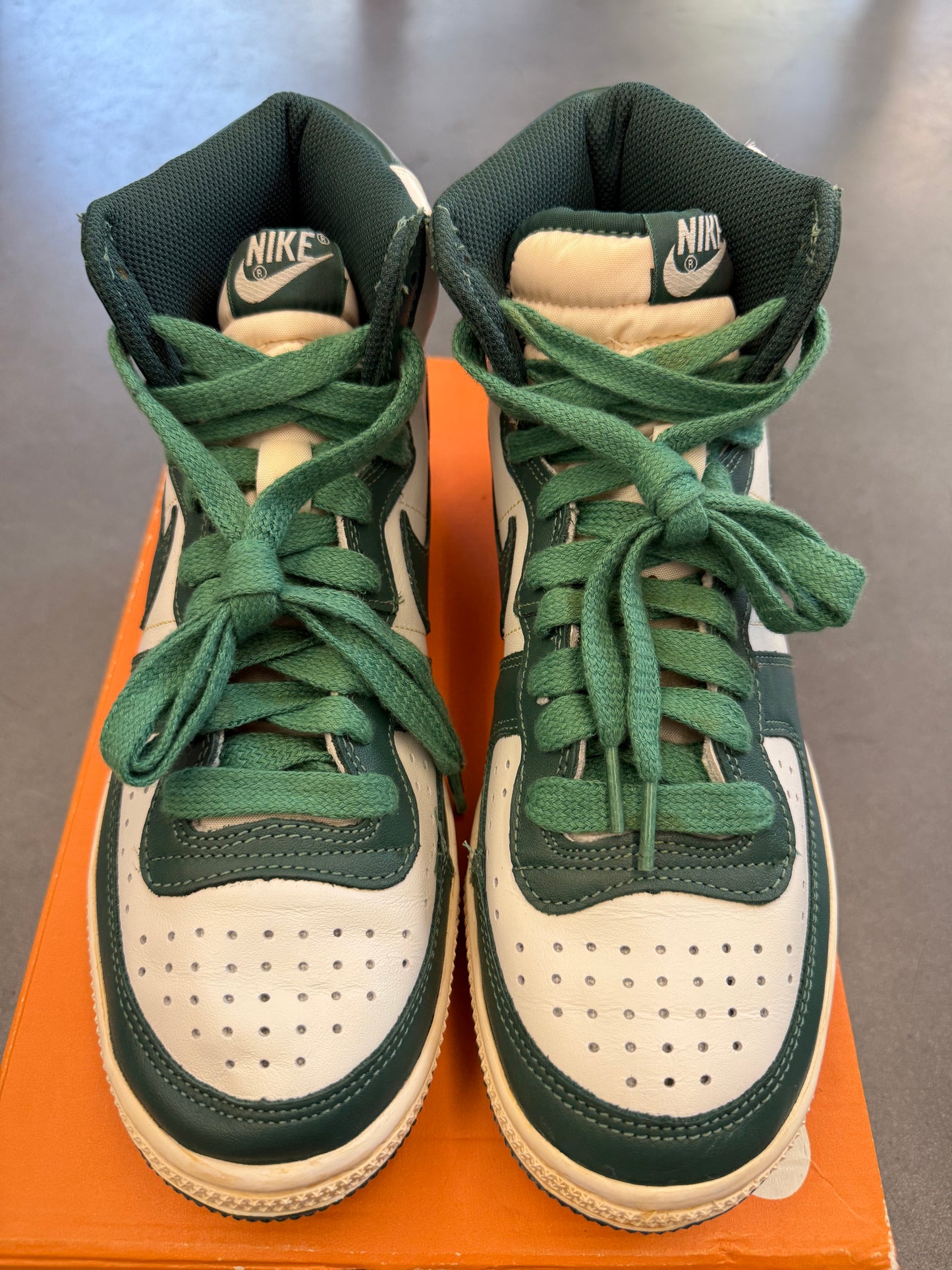 2008 SIZE 9 NIKE TERMINATOR HIGH VNTG - SWAN/NOBLE GREEN (NEW WITH BOX AND LACES)