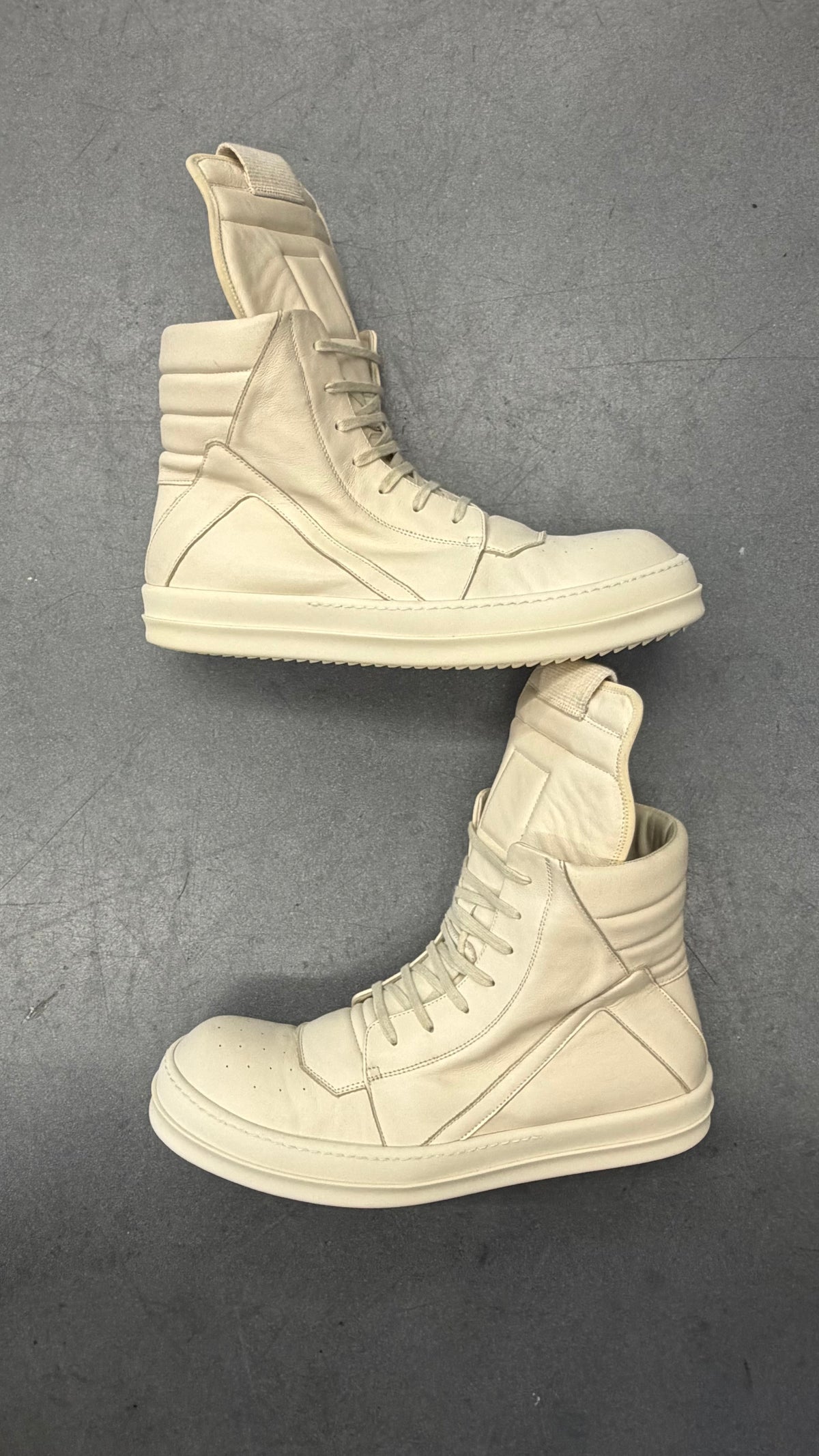 RICK OWENS CHALK WHITE GEOBASKETS