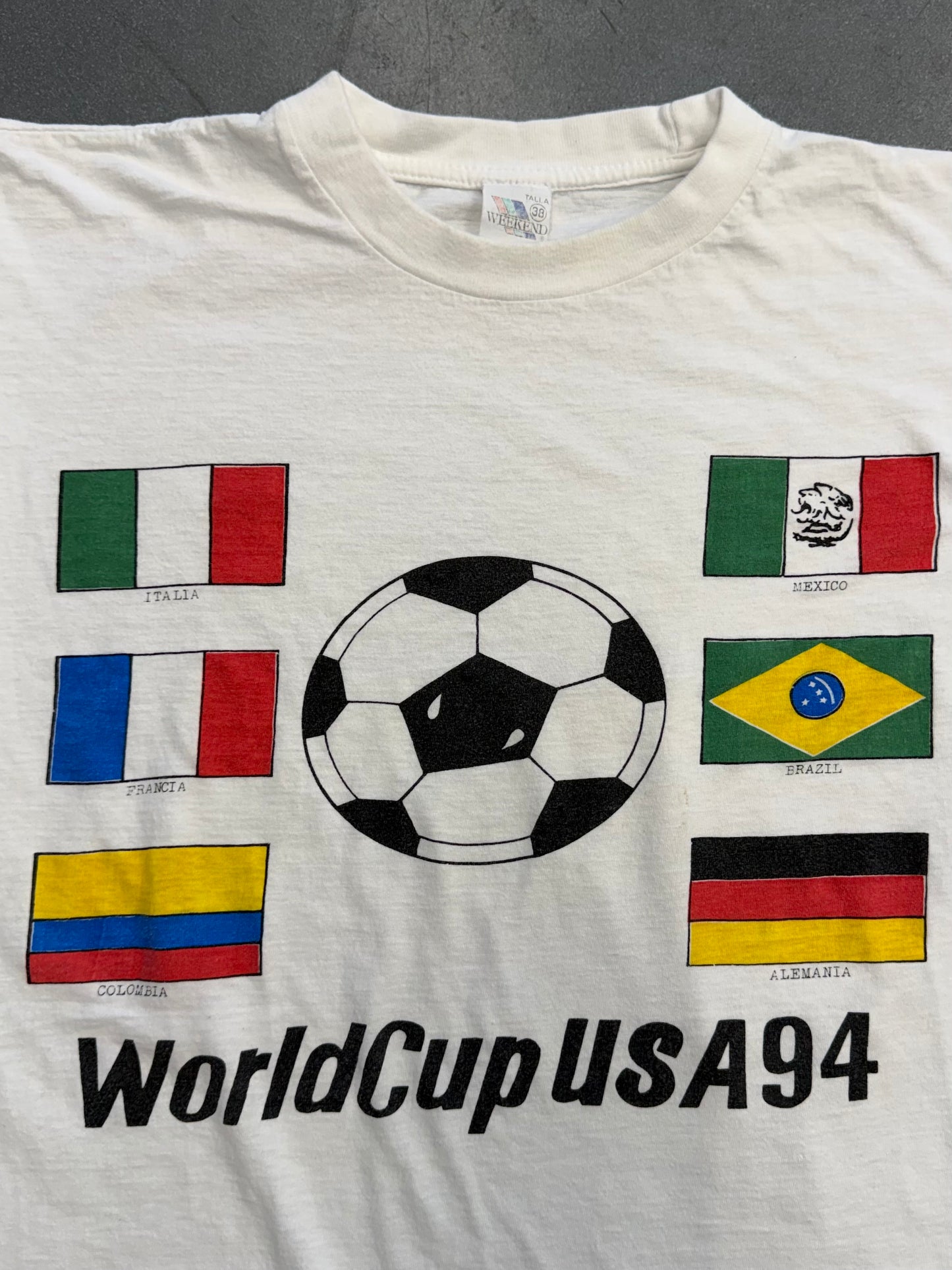 1994 SOCCER WORLD CUP USA COUNTRY FLAGS  TEE (WEEKEND TAG)