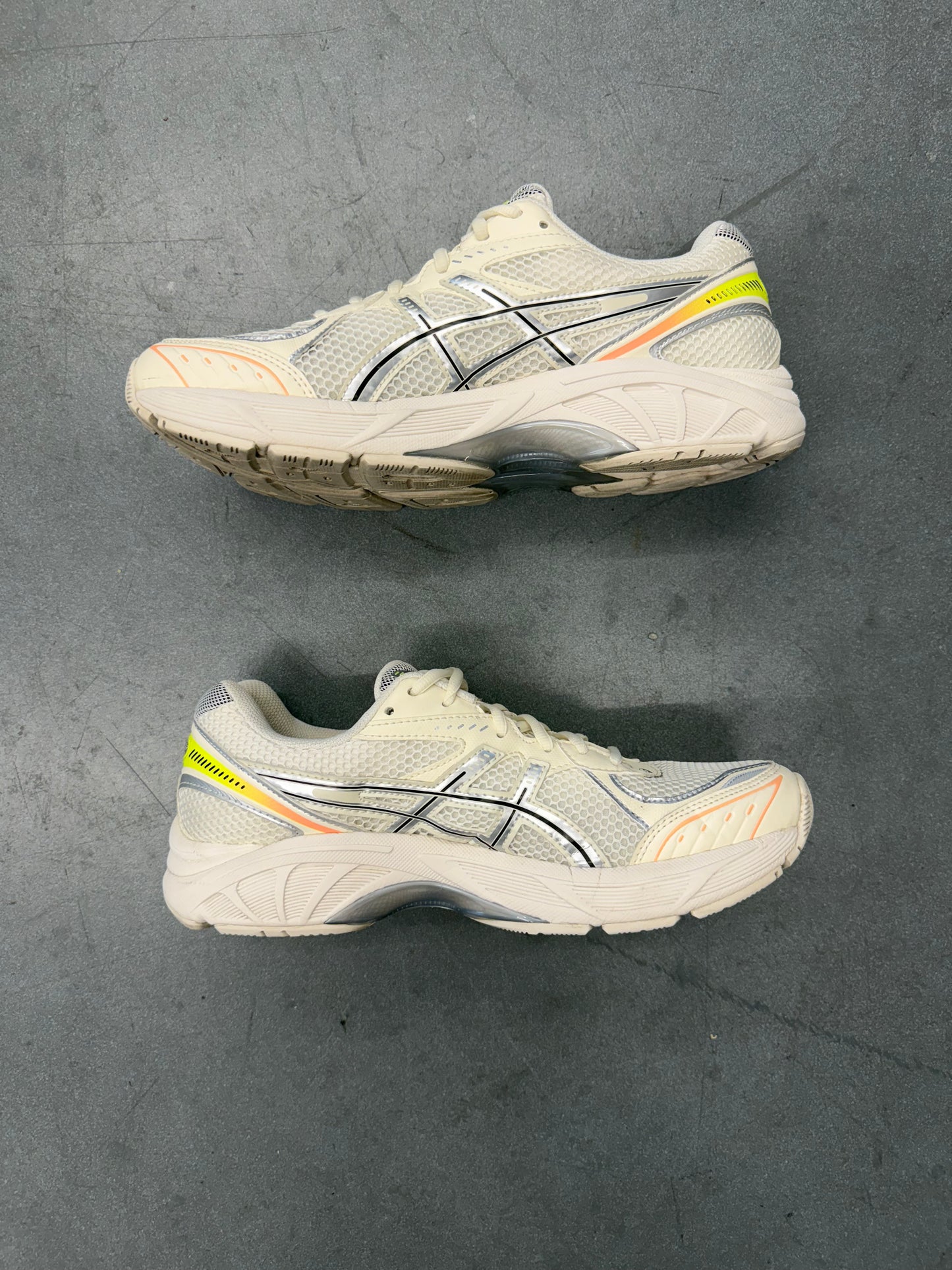 SIZE 10 ASICS GT-2160 PARIS (PRE-OWNED WITHOUT BOX)