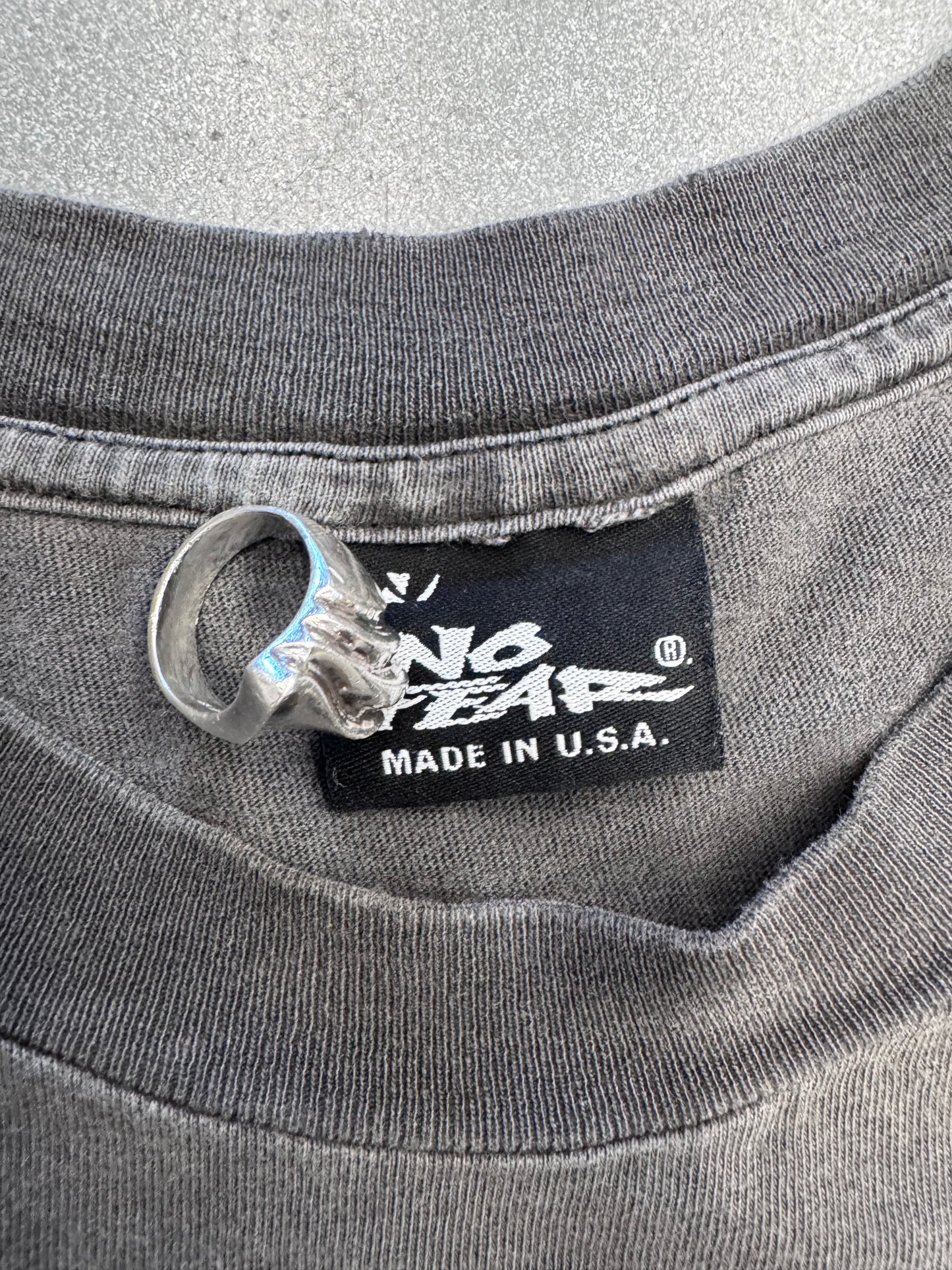 90'S NO FEAR NO TIME TO LOSE. CUT OFF TEE (NO FEAR TAG)