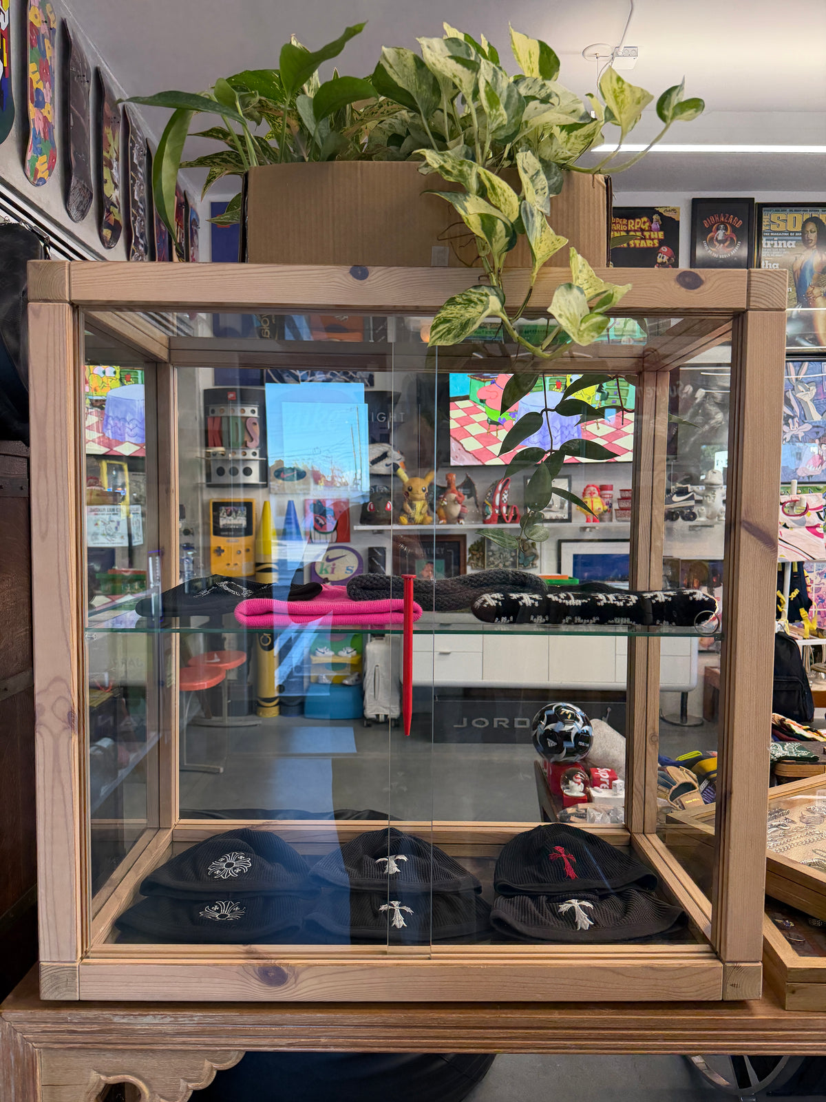 2019 VIRGIL ABLOH X IKEA MARKERAD DISPLAY CASE